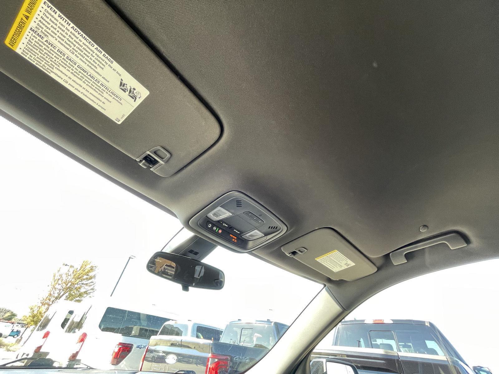 Vehicle photo 22