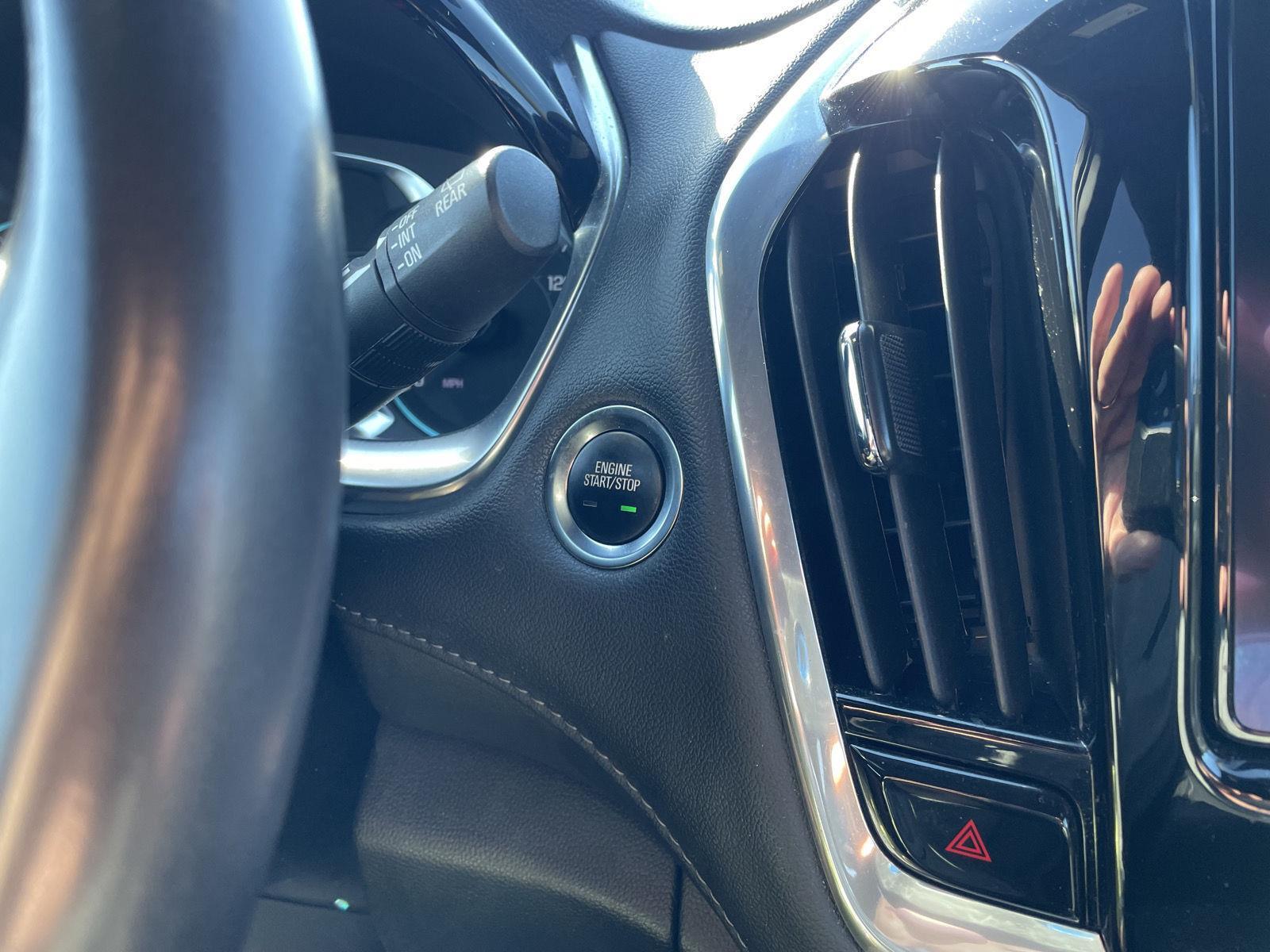 Vehicle photo 25