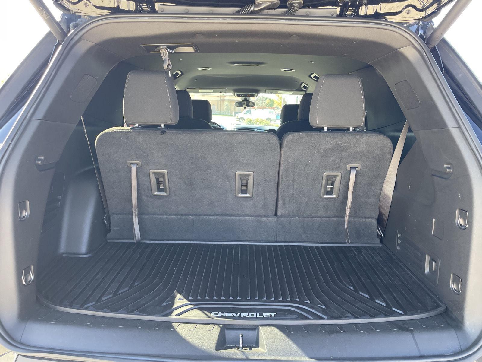 Vehicle photo 37