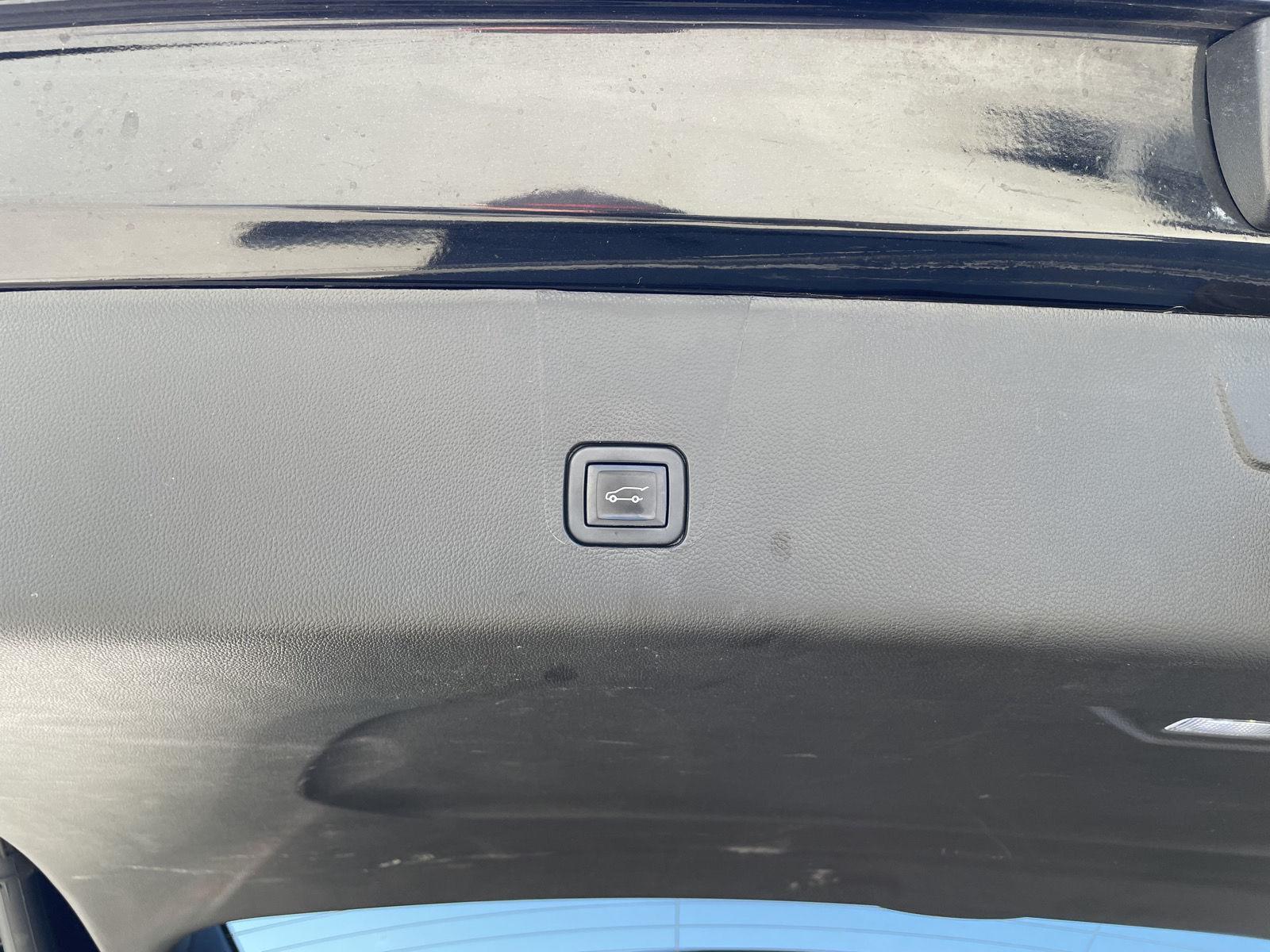 Vehicle photo 38