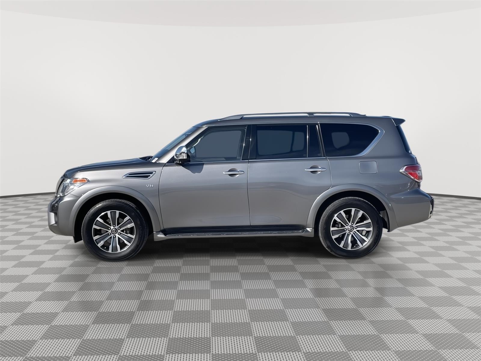 Vehicle photo 2