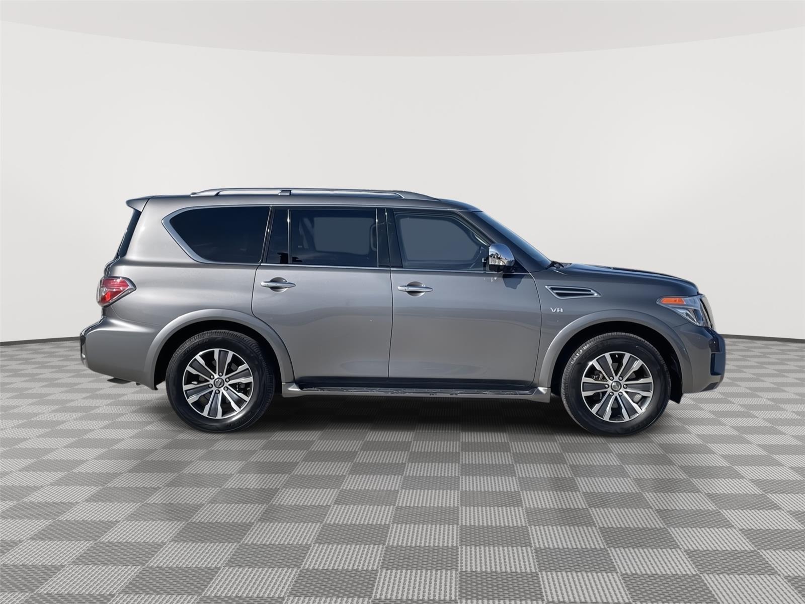 Vehicle photo 6