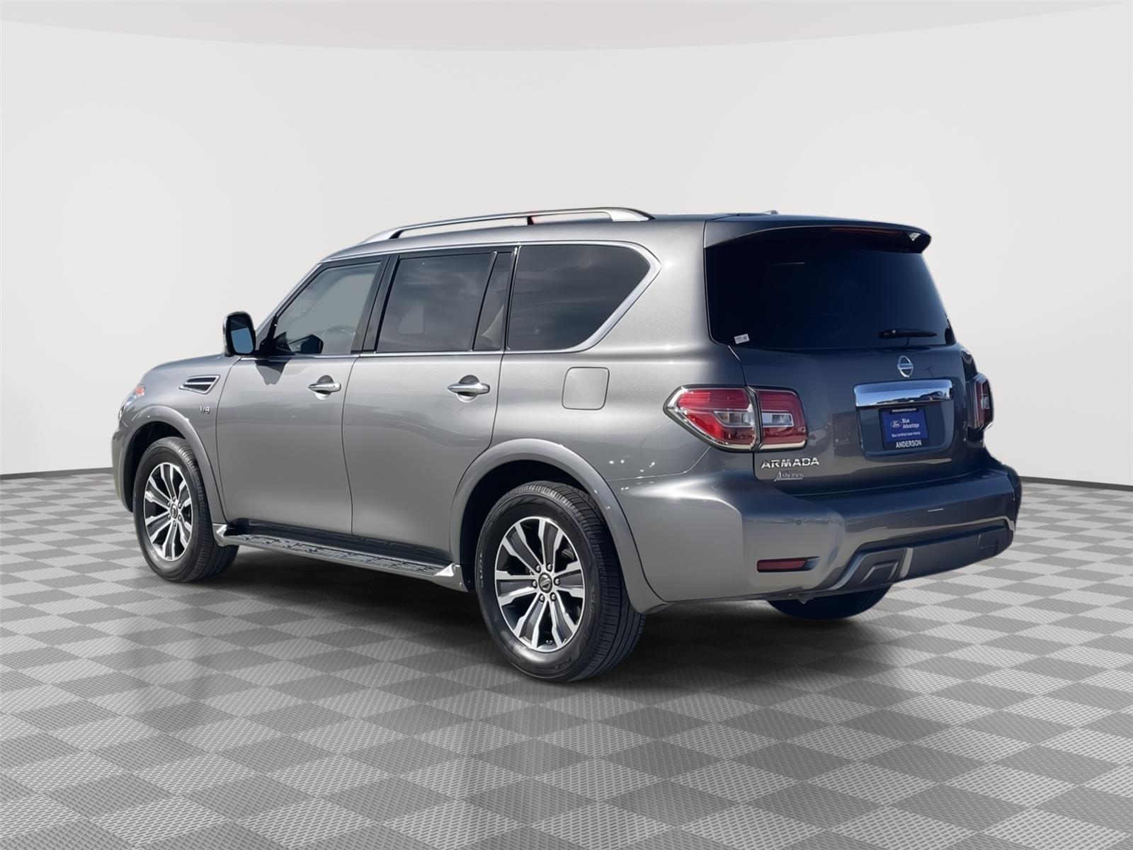 Vehicle photo 9