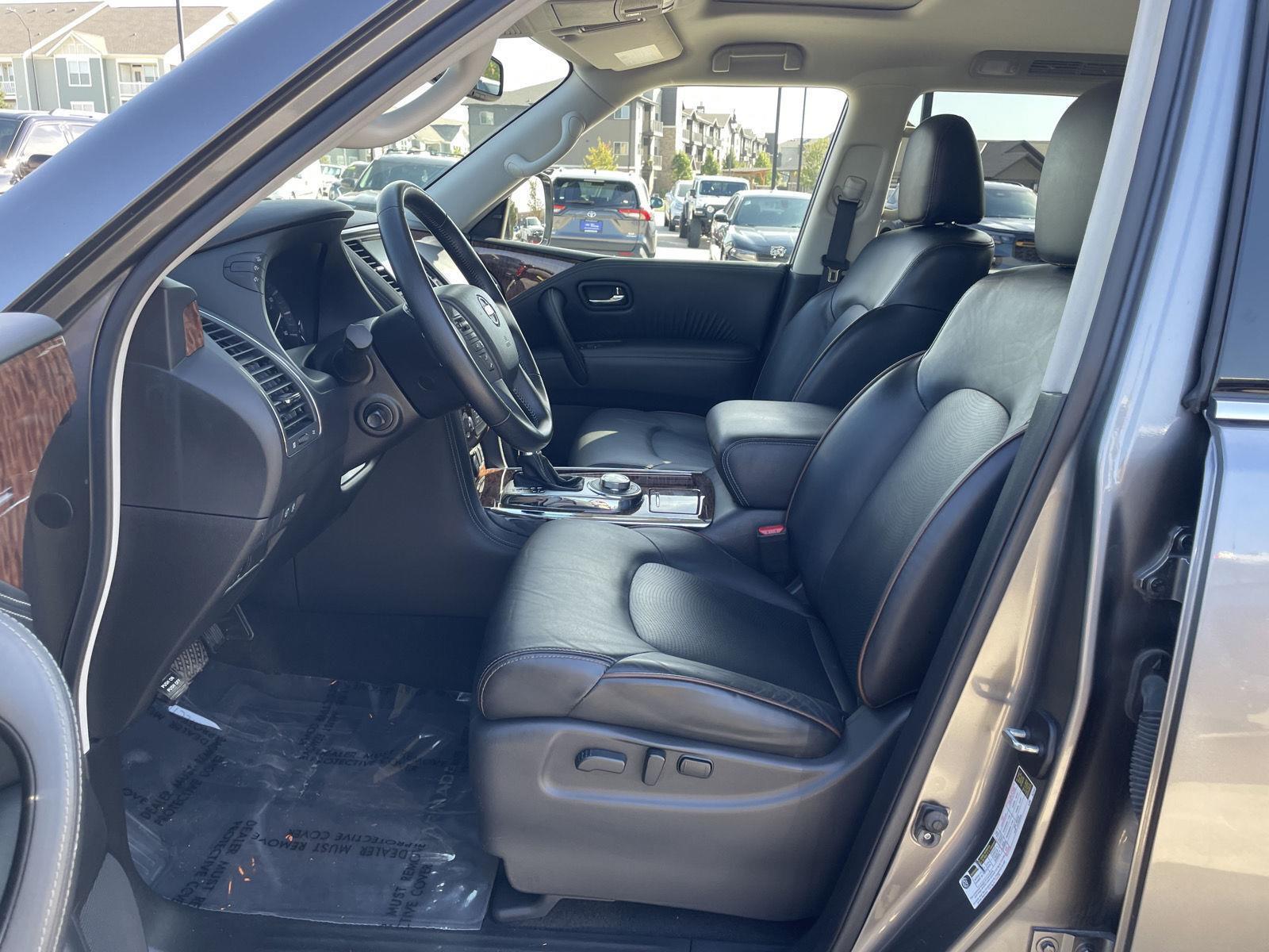 Vehicle photo 17