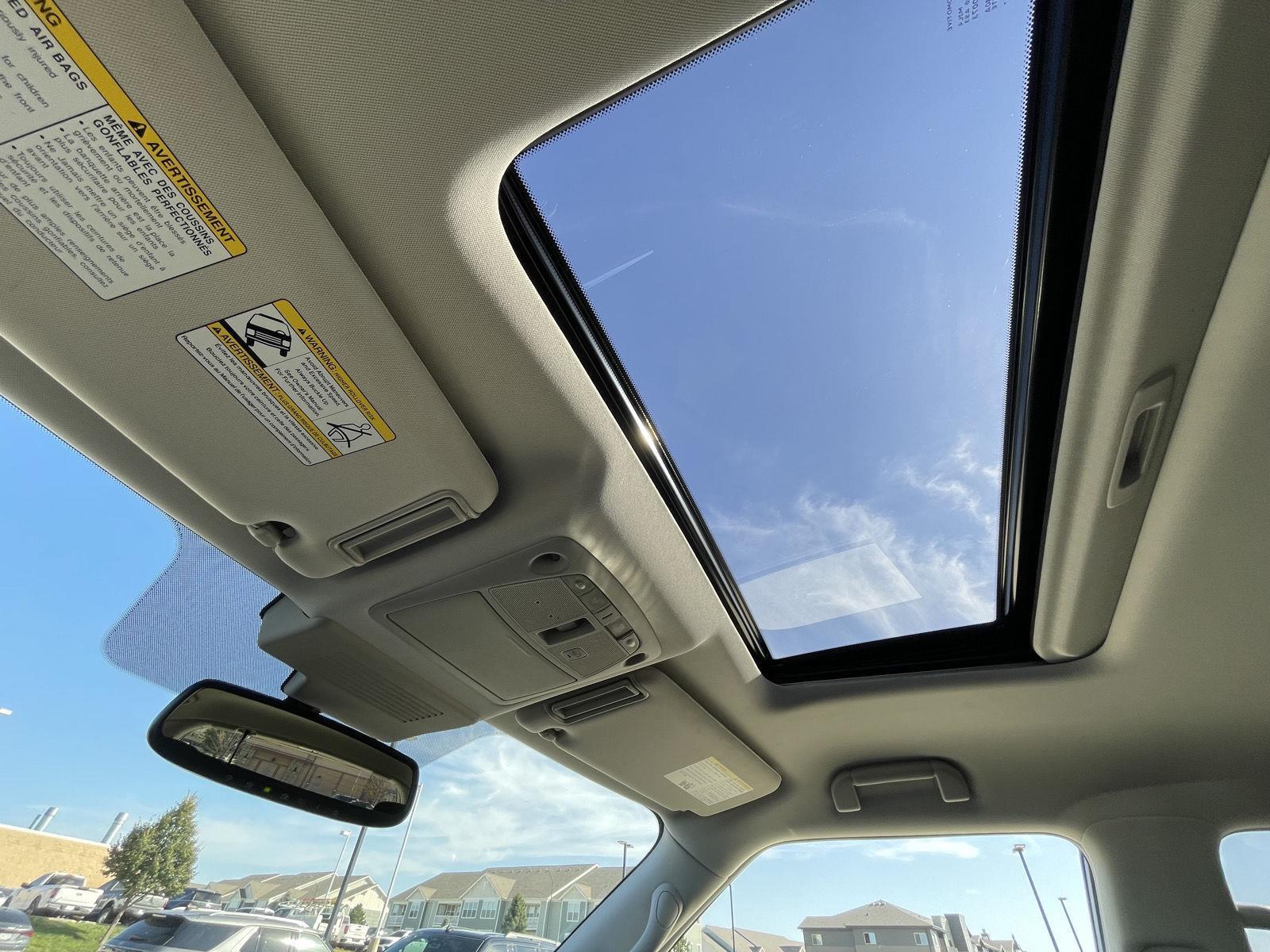 Vehicle photo 22