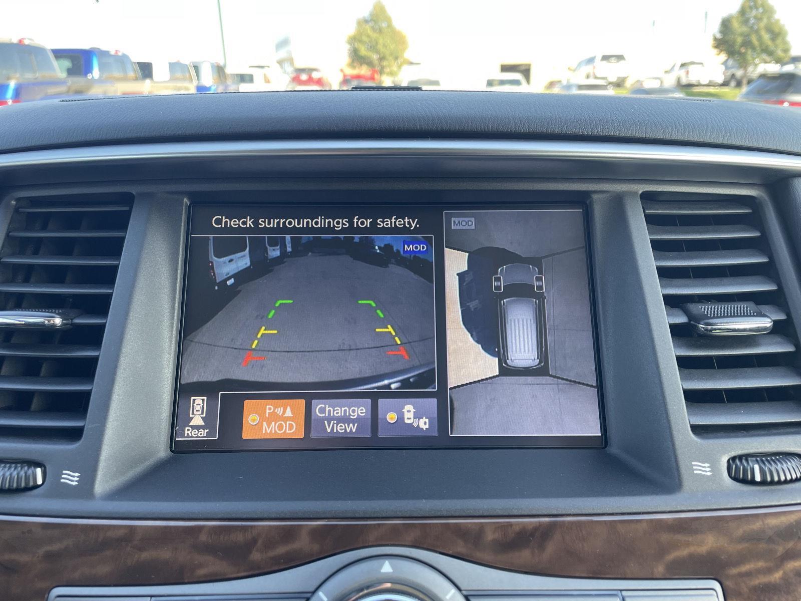 Vehicle photo 24