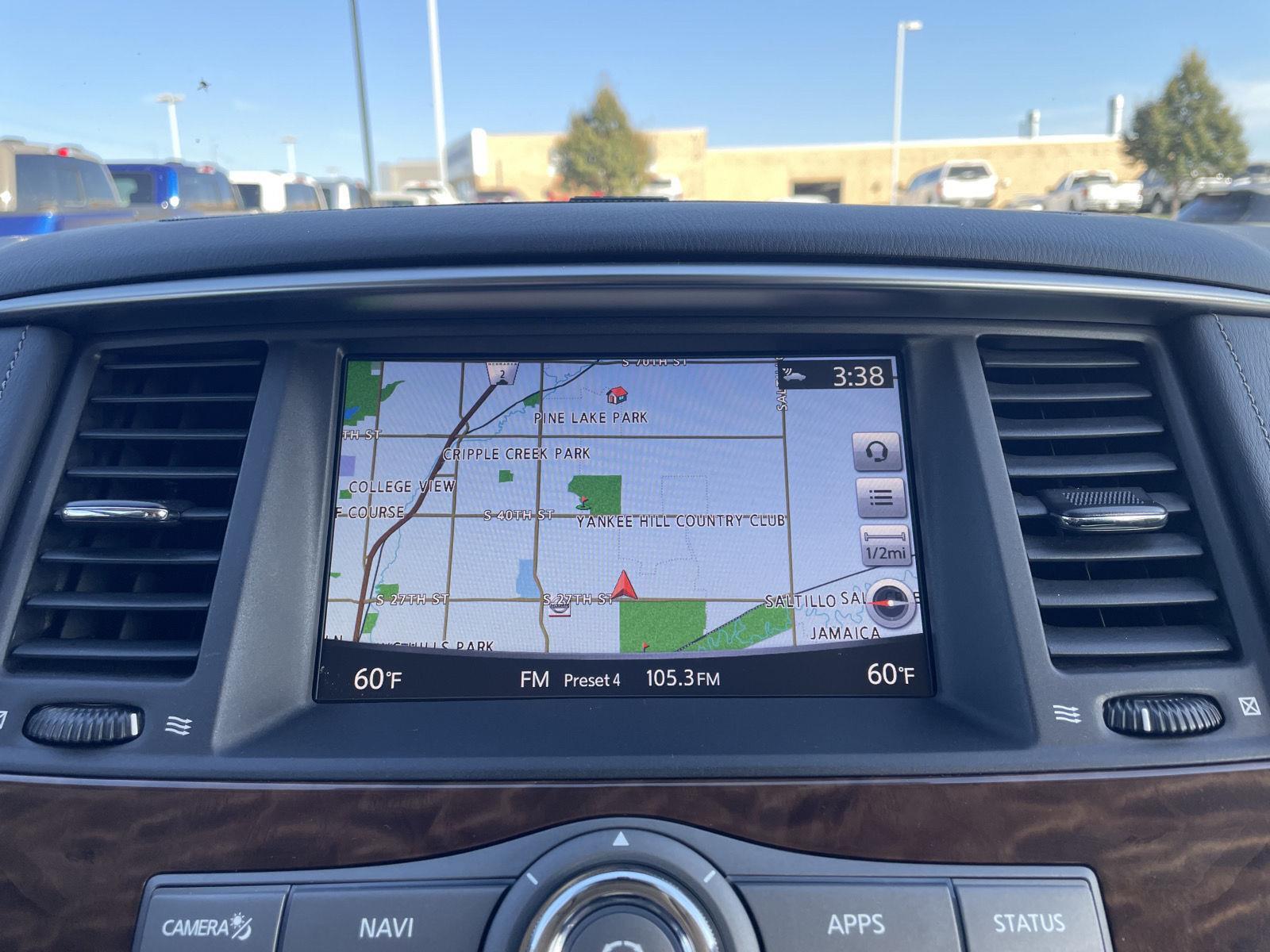 Vehicle photo 26