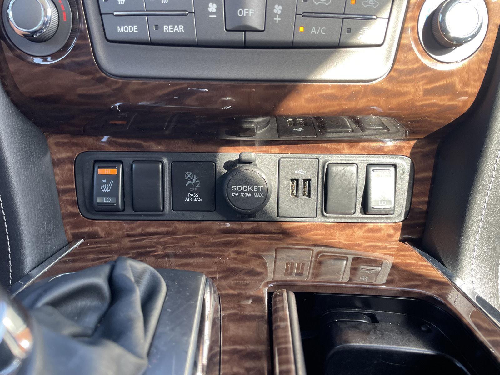 Vehicle photo 30
