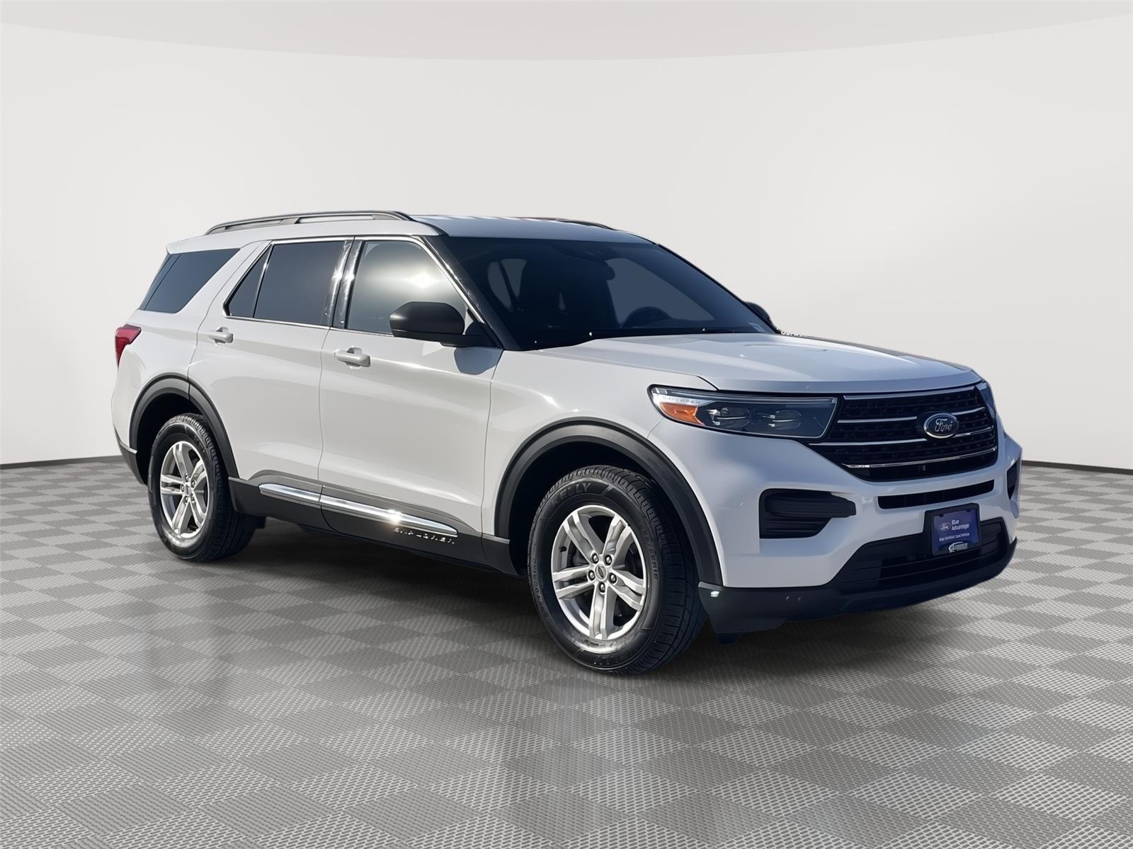 Vehicle photo 5