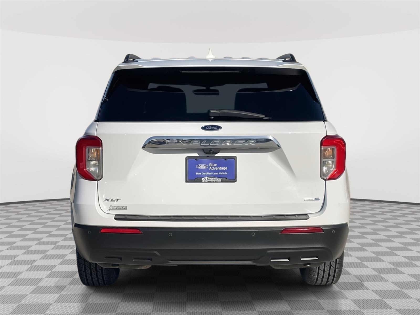 Vehicle photo 8