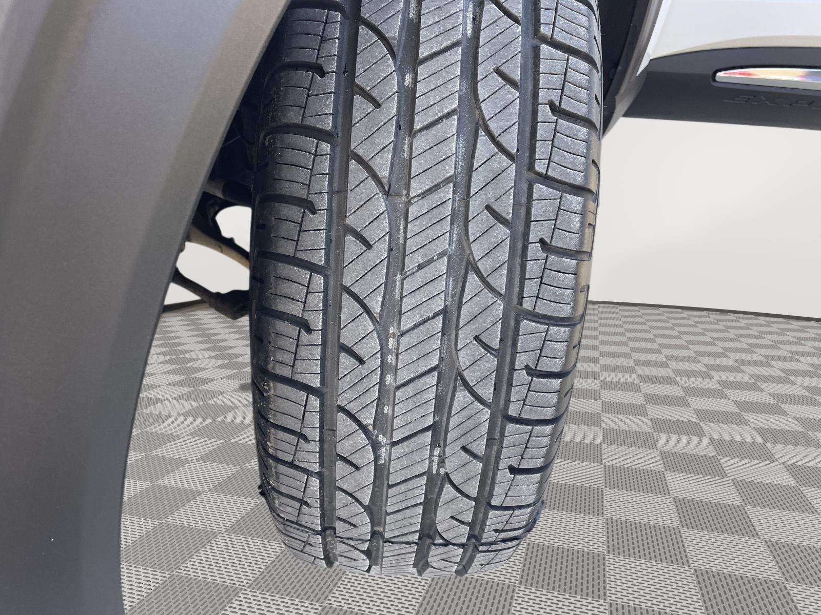 Vehicle photo 11