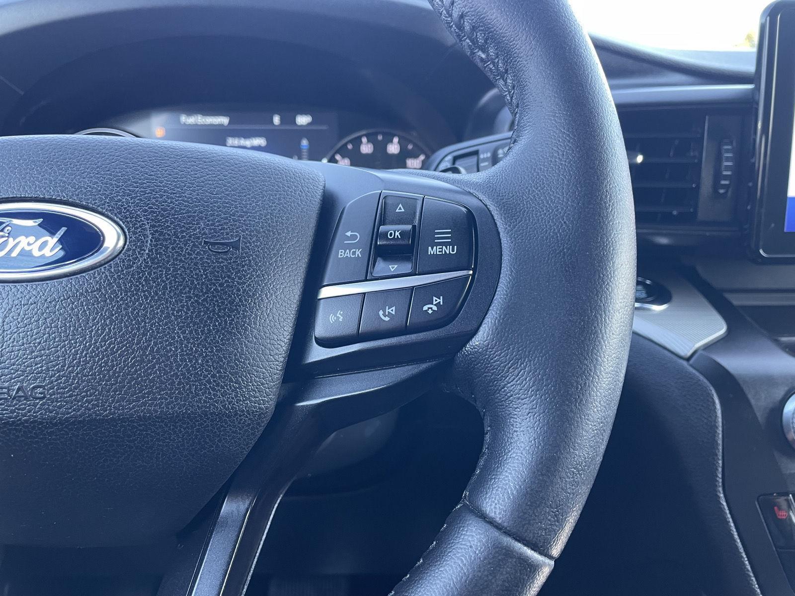 Vehicle photo 14