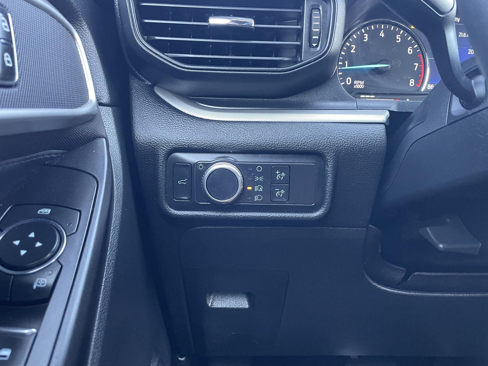 Vehicle photo 16