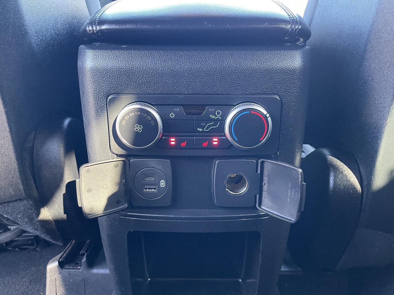 Vehicle photo 21