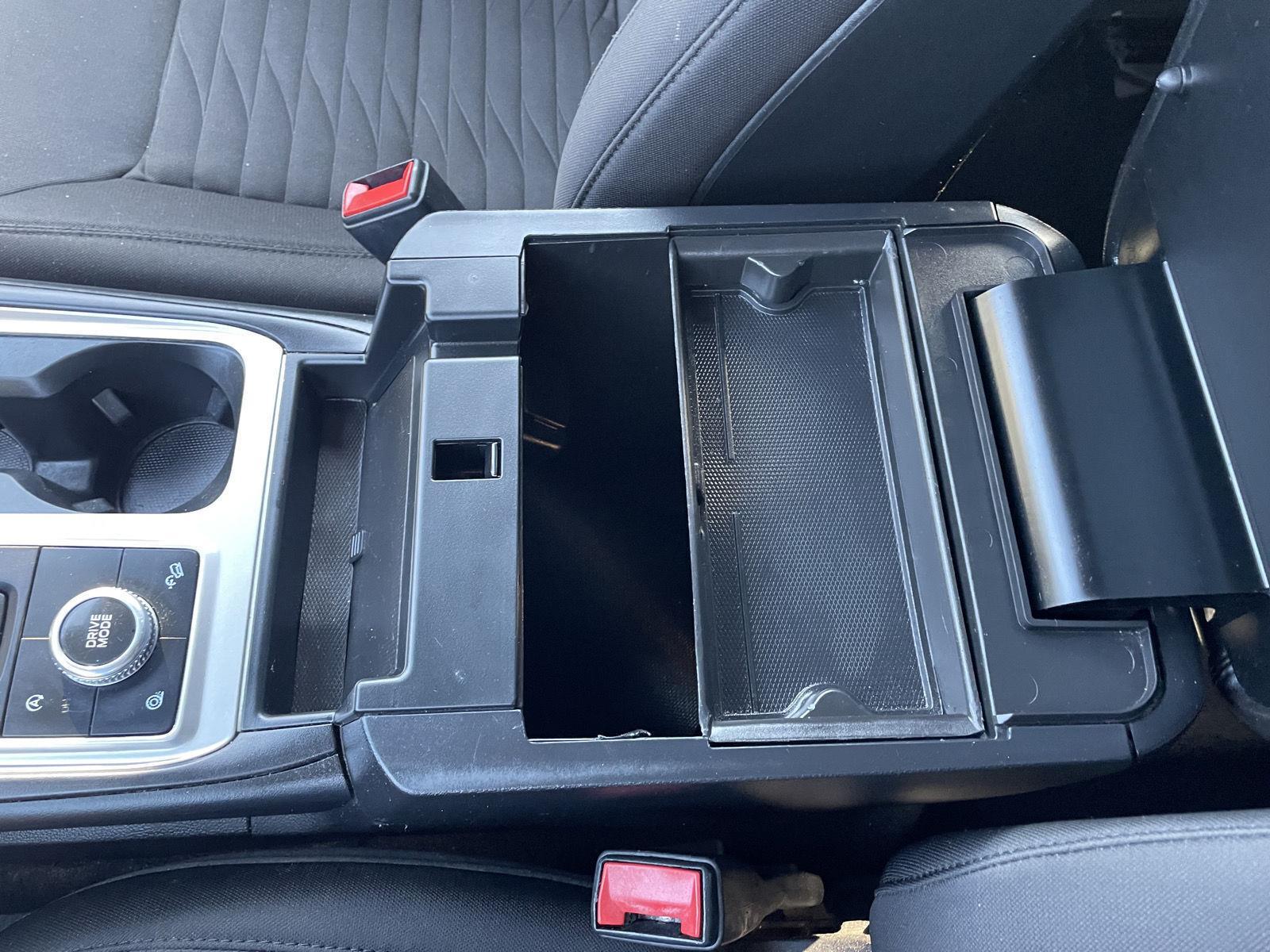 Vehicle photo 32
