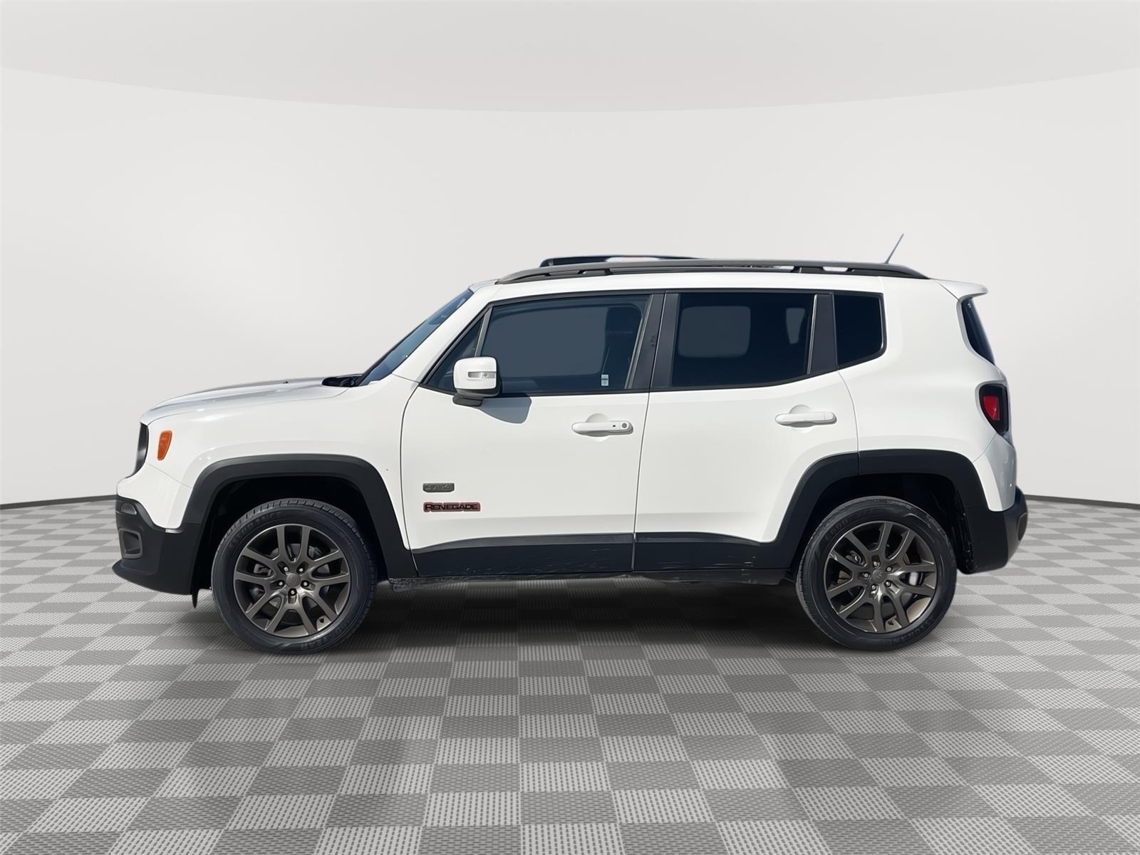 Vehicle photo 2