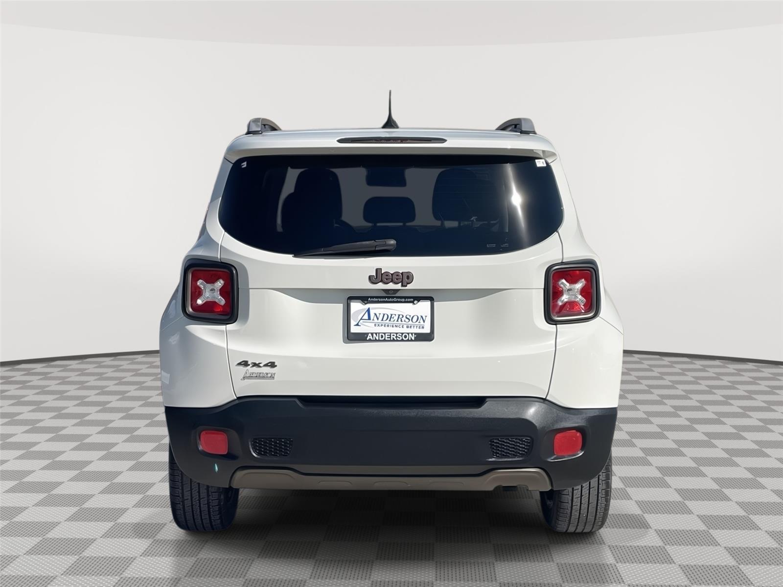 Vehicle photo 8