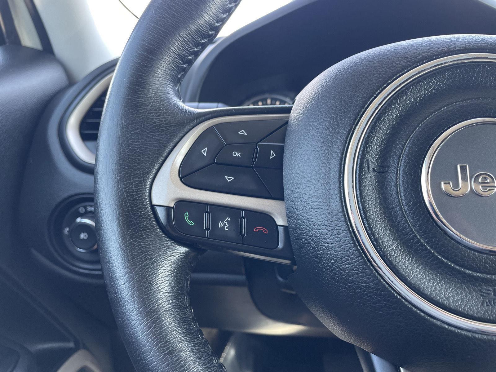 Vehicle photo 13