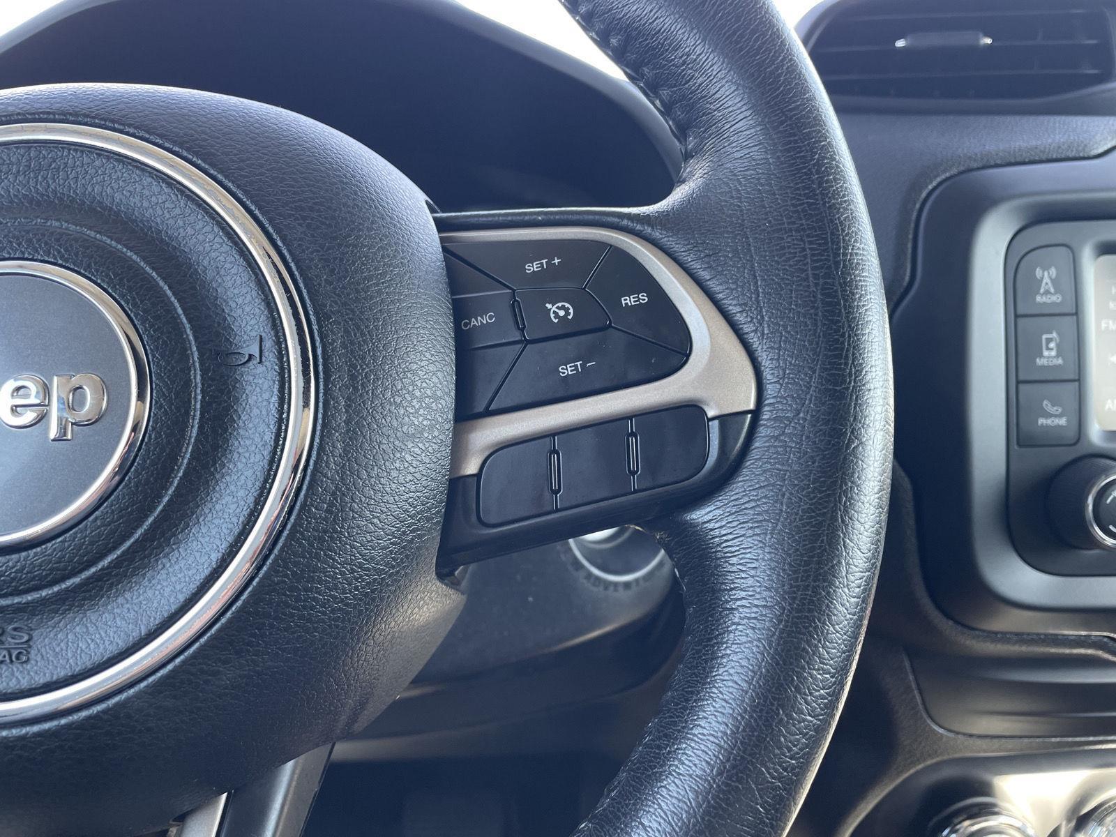 Vehicle photo 14
