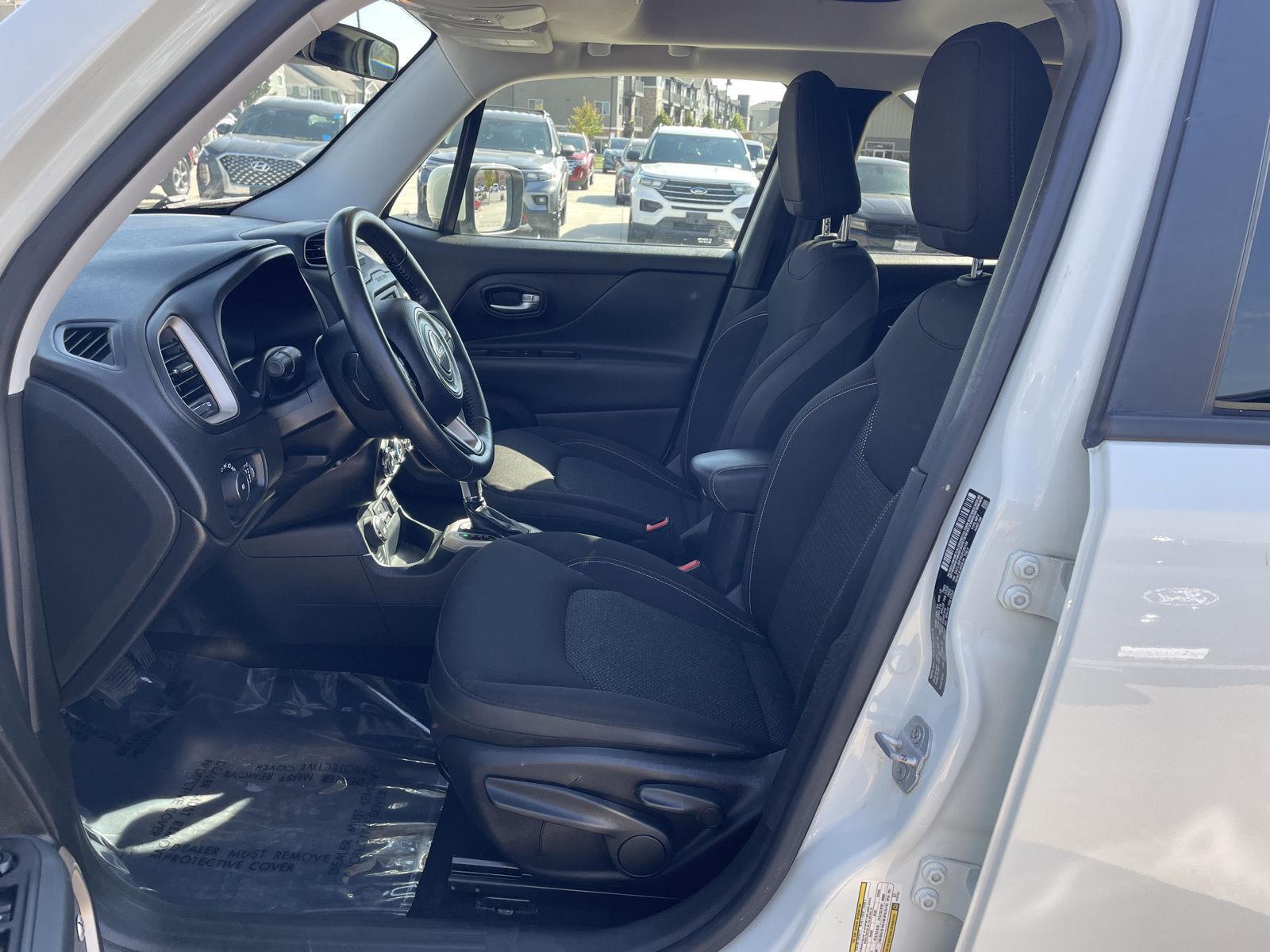 Vehicle photo 17