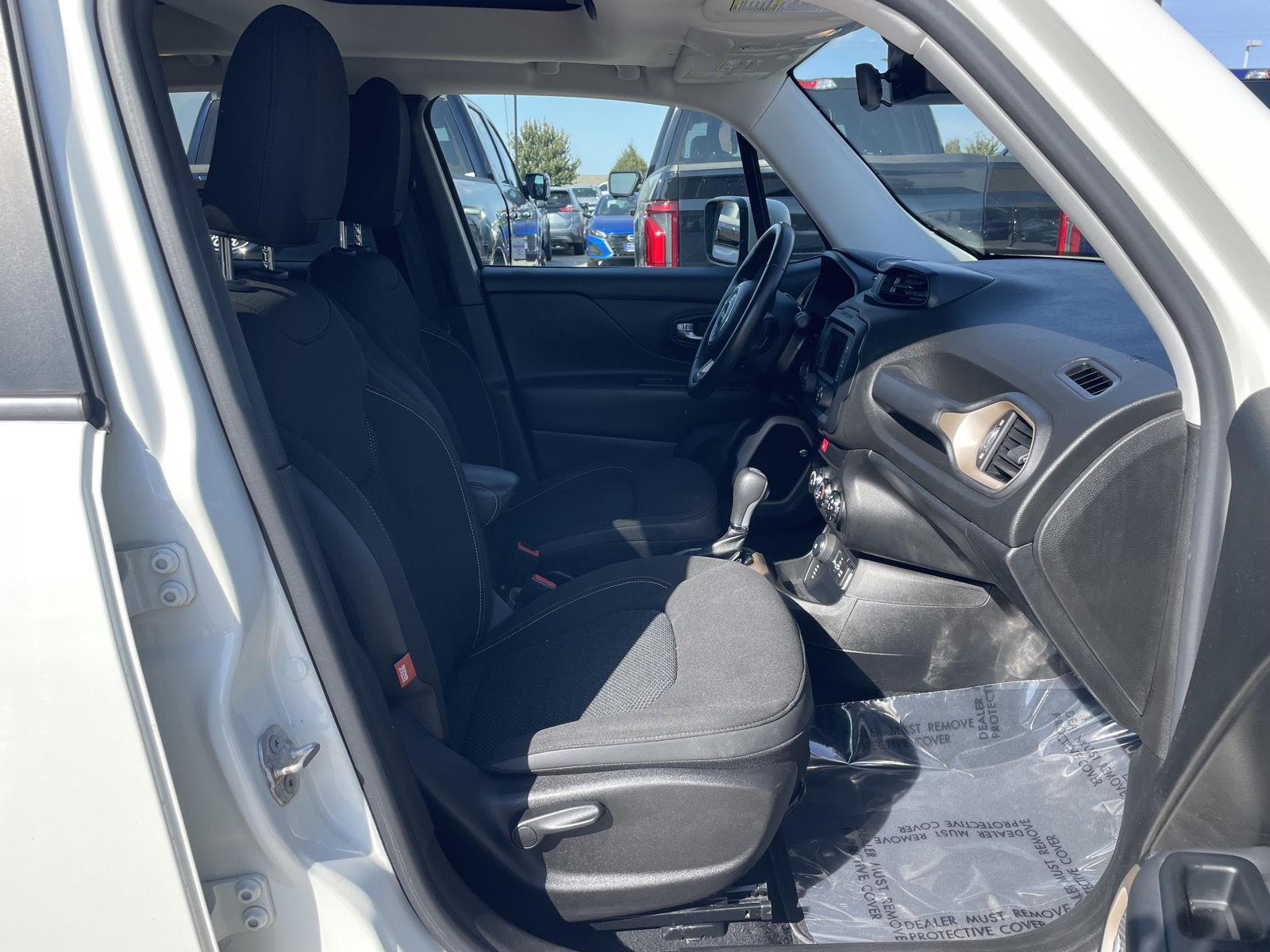 Vehicle photo 19