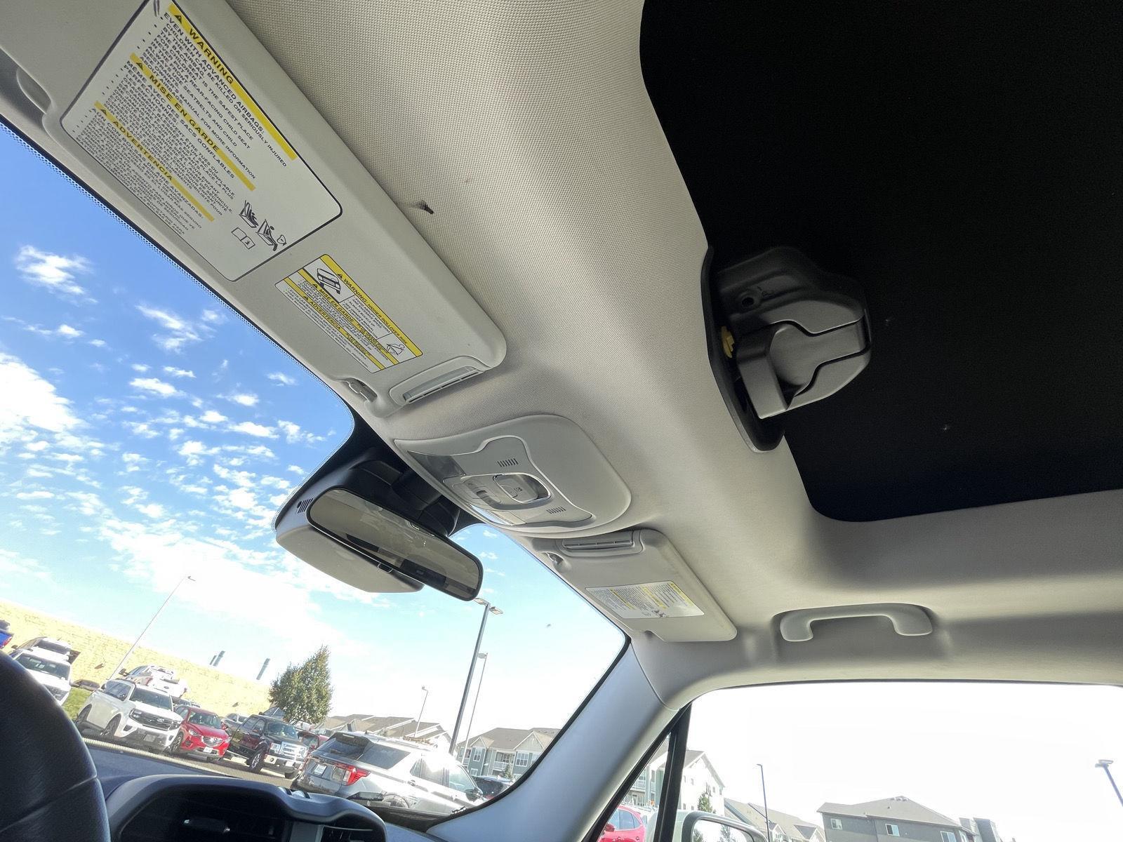 Vehicle photo 21
