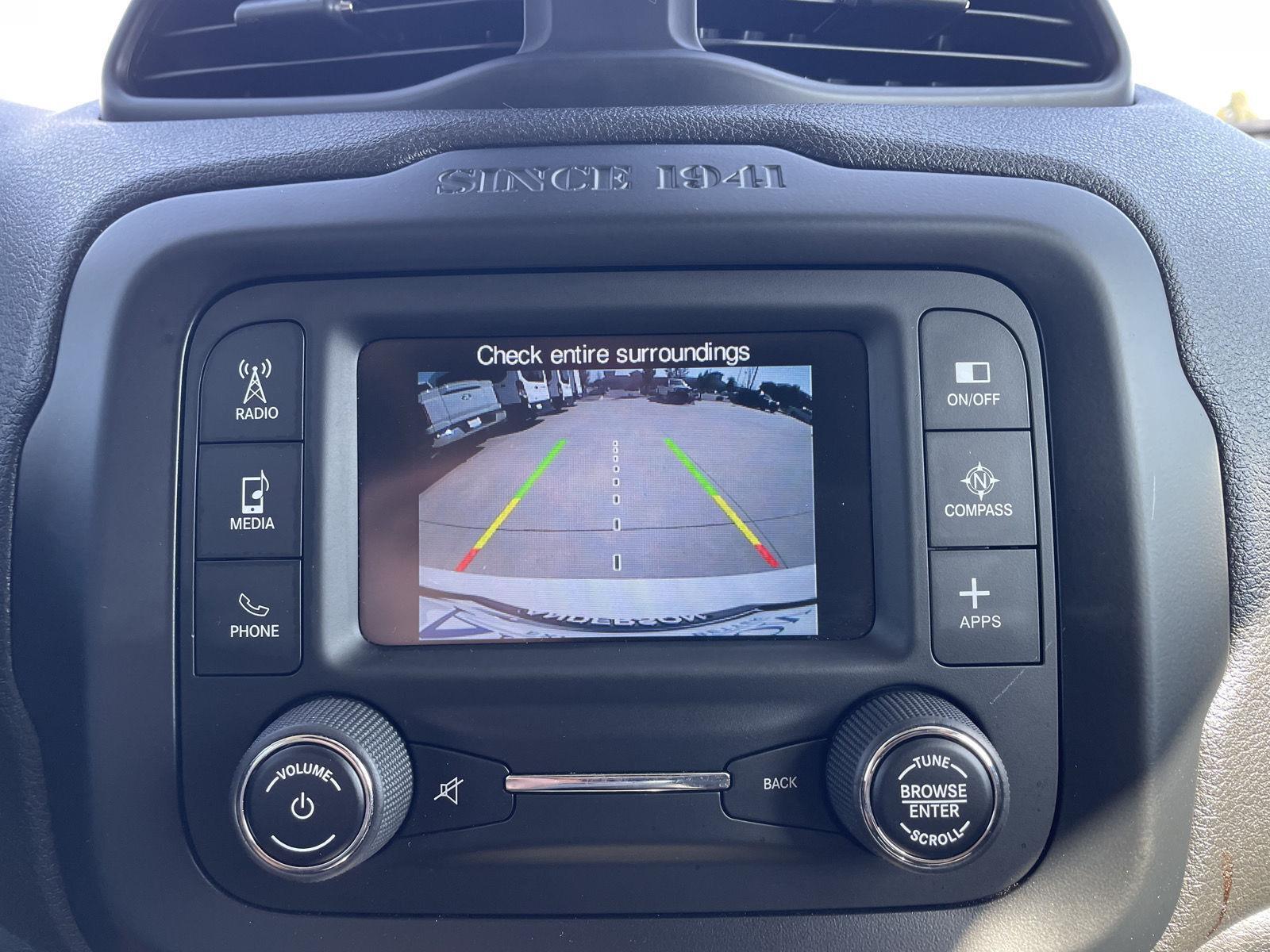 Vehicle photo 23