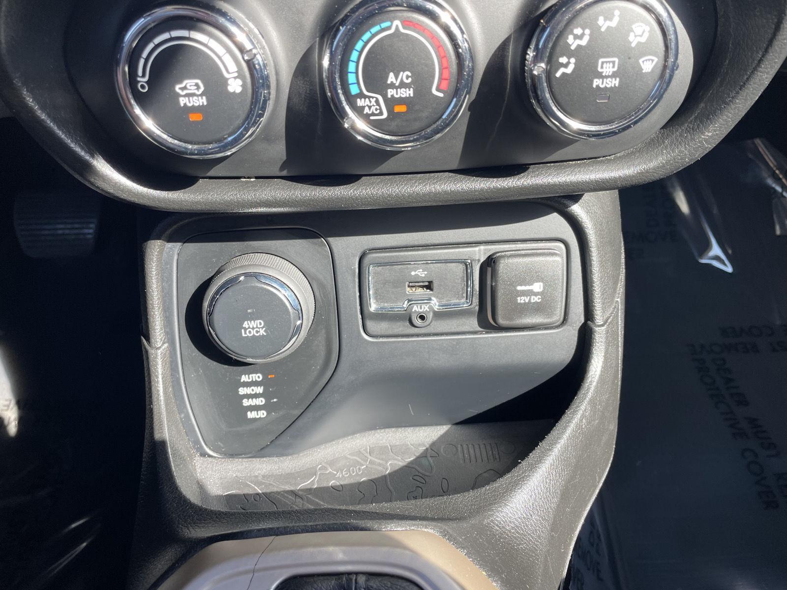 Vehicle photo 27