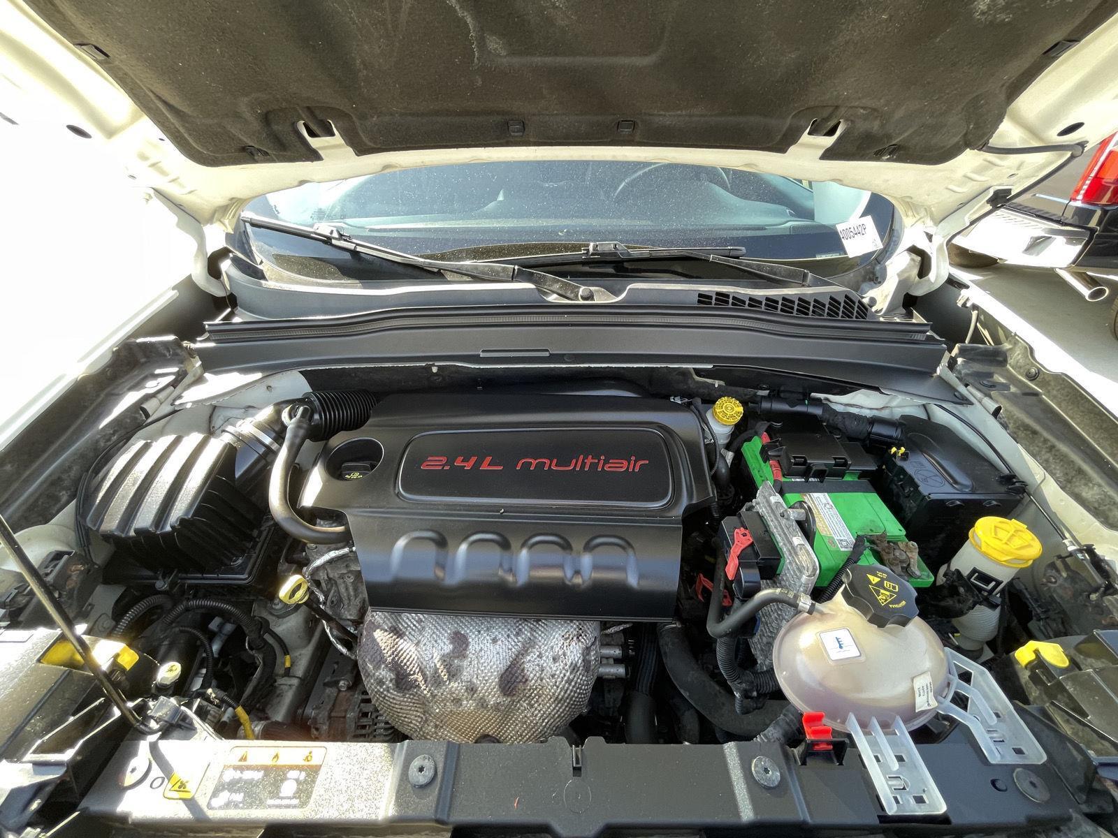 Vehicle photo 33