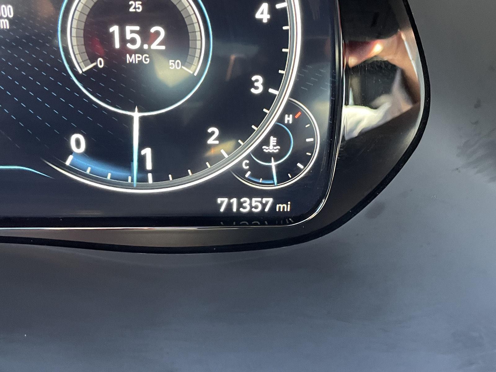 Vehicle photo 3