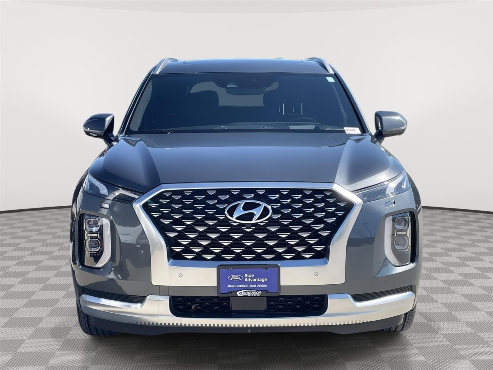 Vehicle photo 4