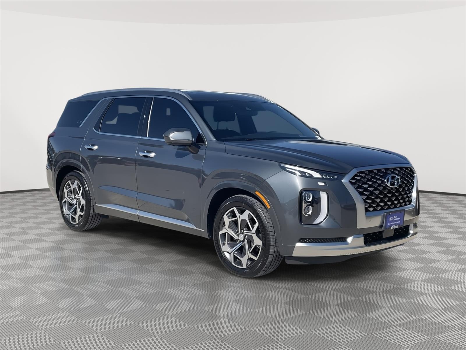 Vehicle photo 5