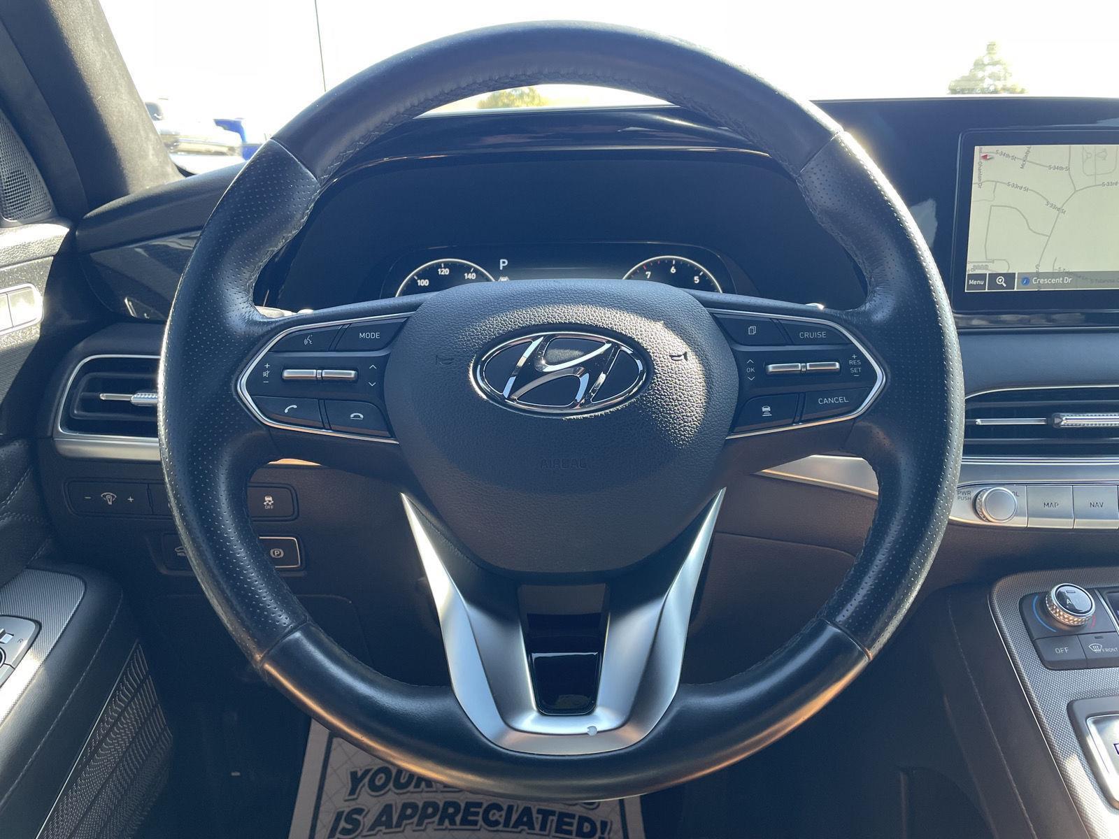 Vehicle photo 12