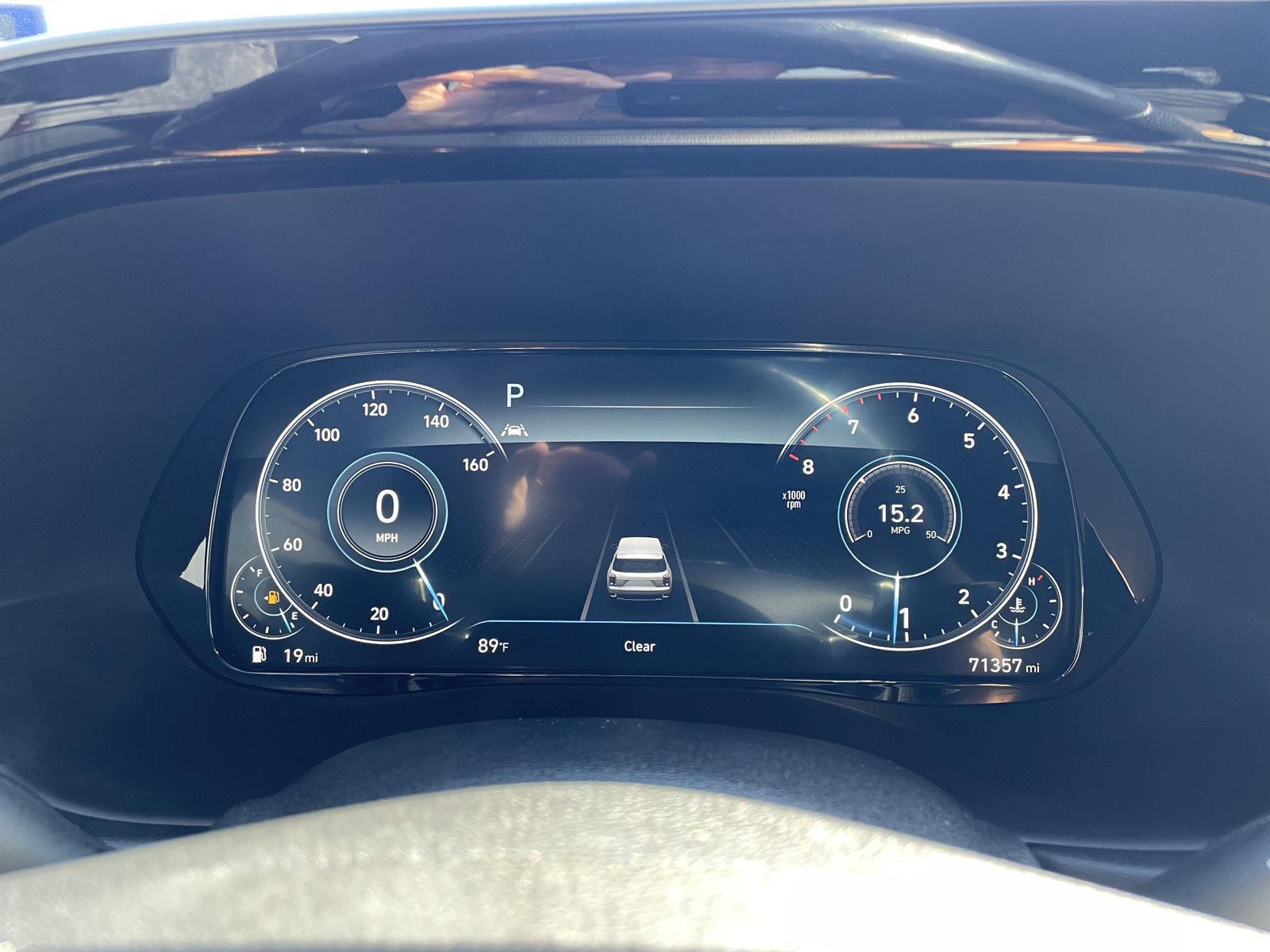 Vehicle photo 15