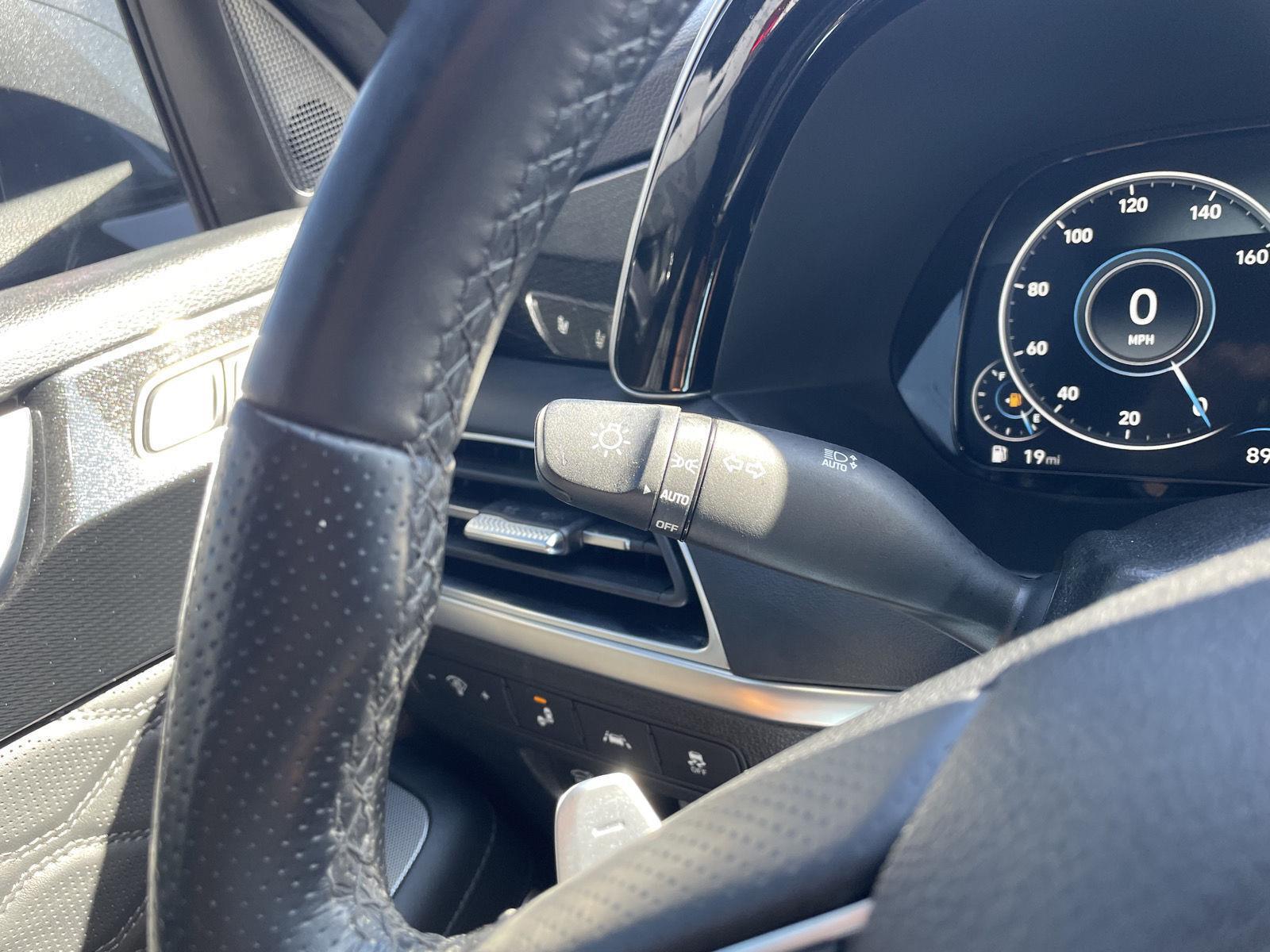 Vehicle photo 16