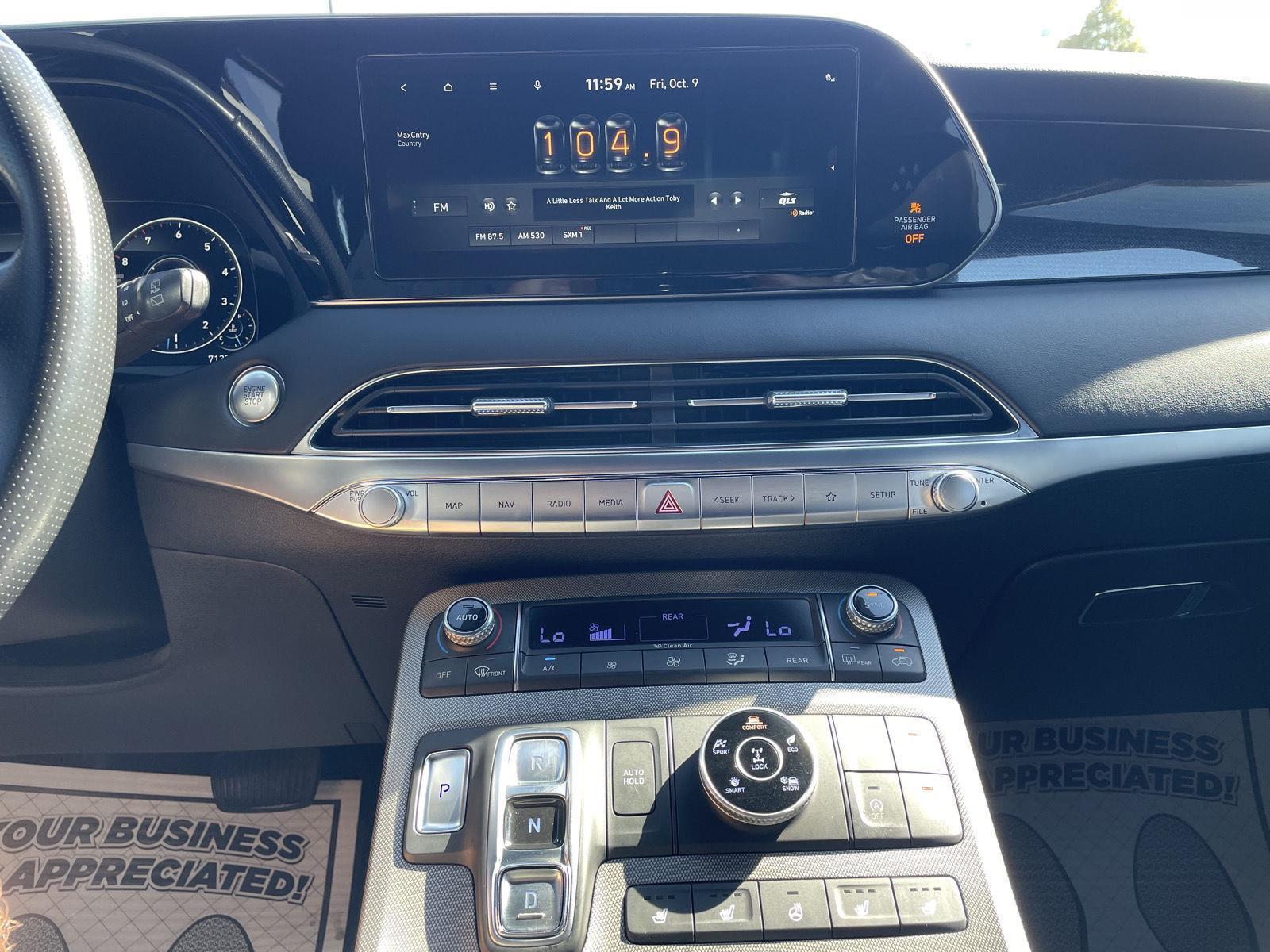 Vehicle photo 24