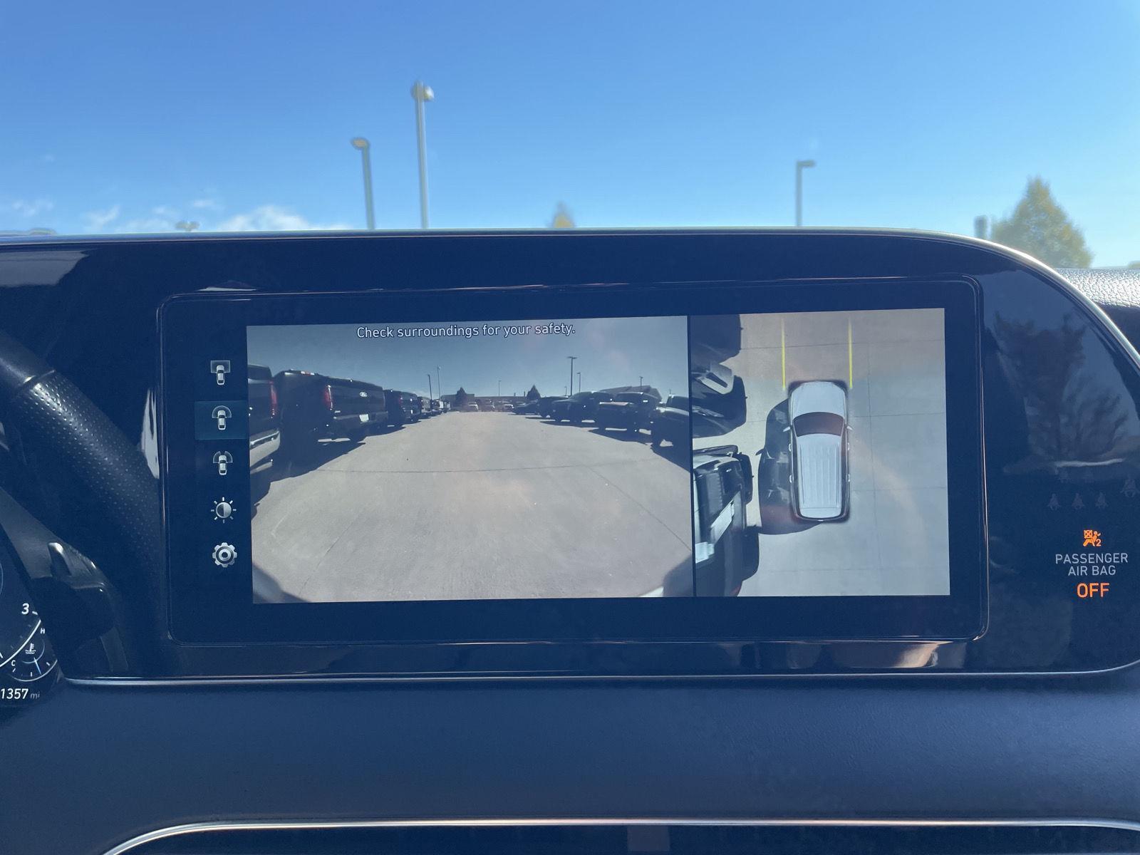 Vehicle photo 26