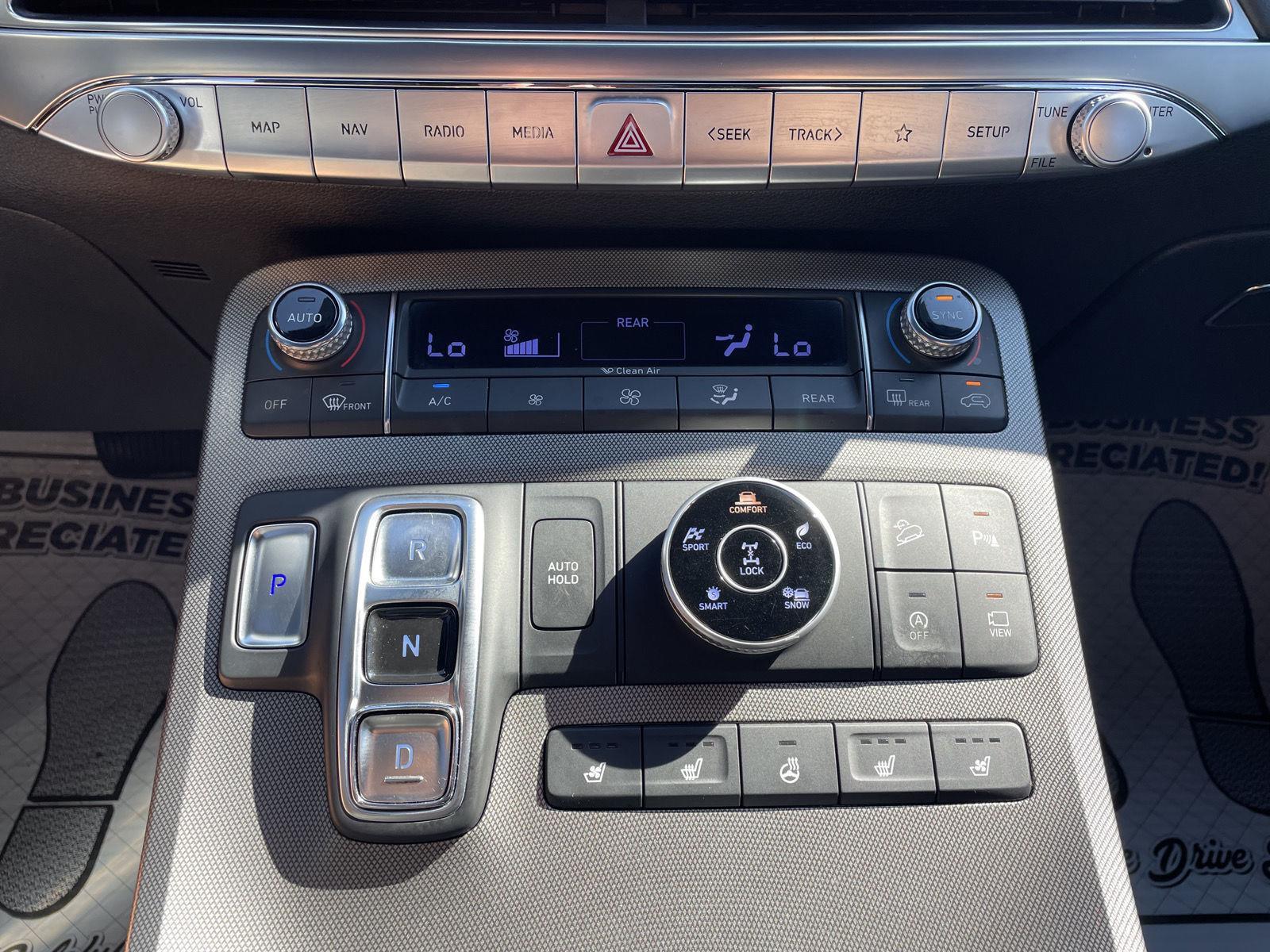 Vehicle photo 30