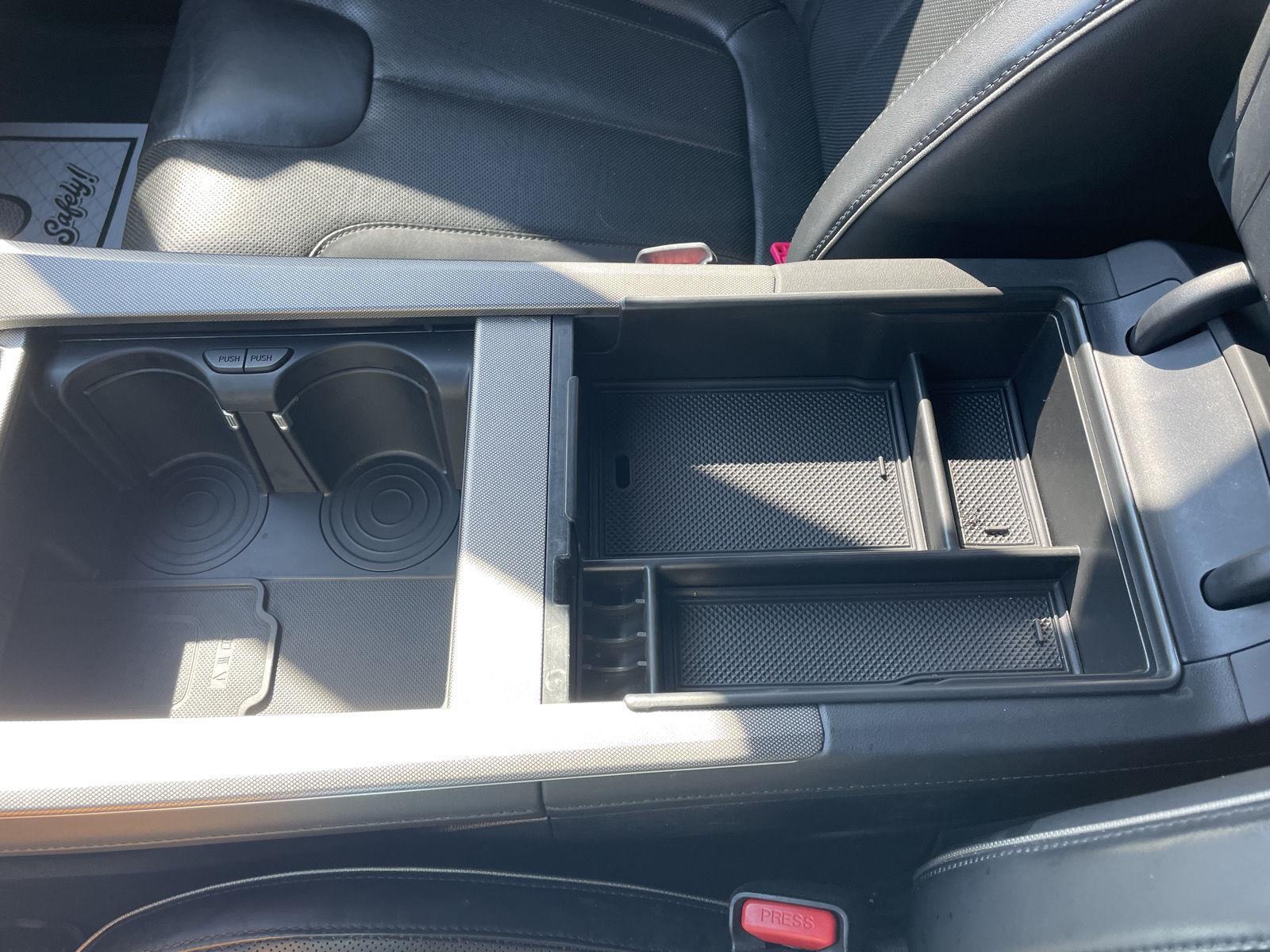 Vehicle photo 35