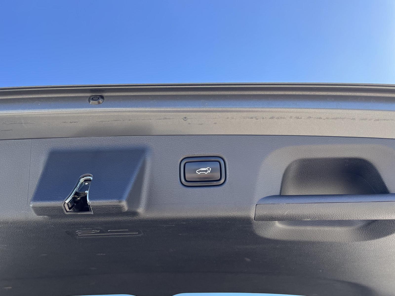 Vehicle photo 42