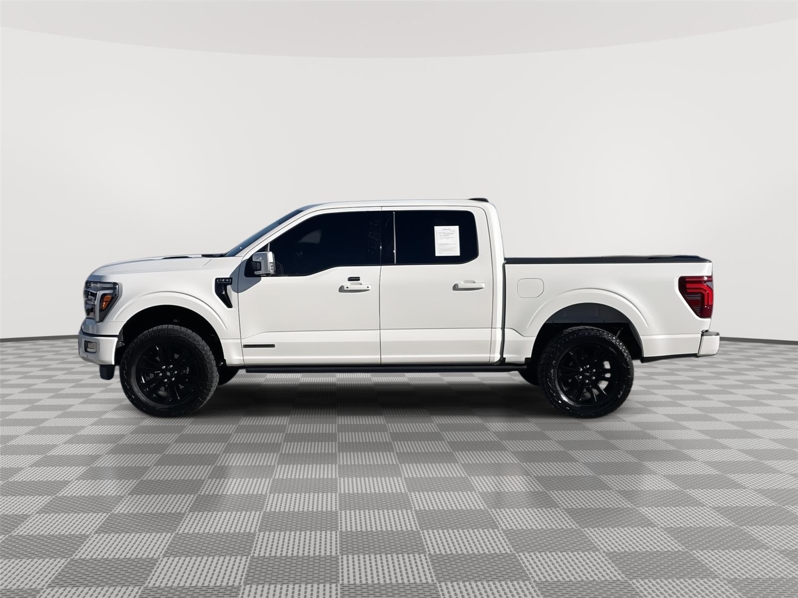 Vehicle photo 2