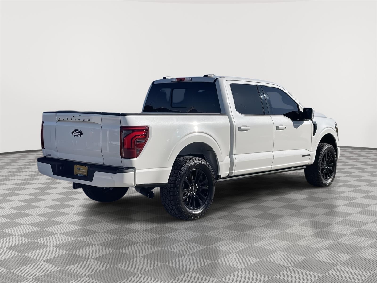 Vehicle photo 7