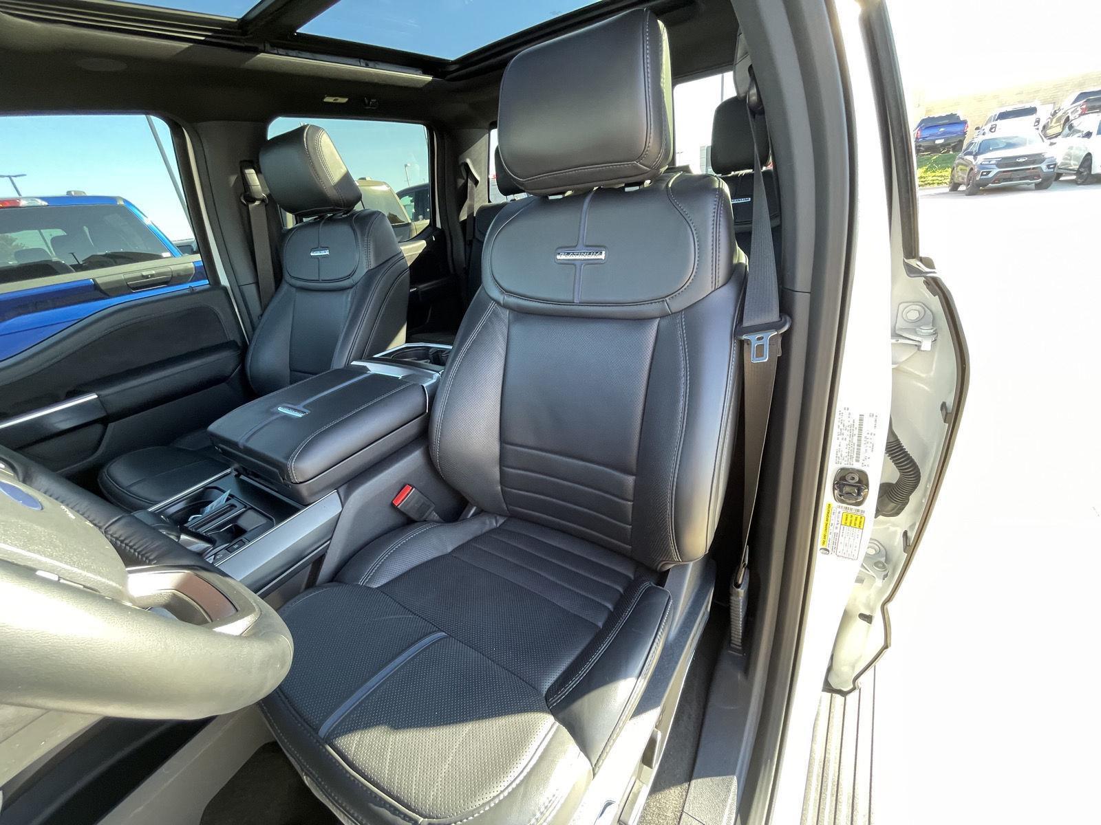 Vehicle photo 18