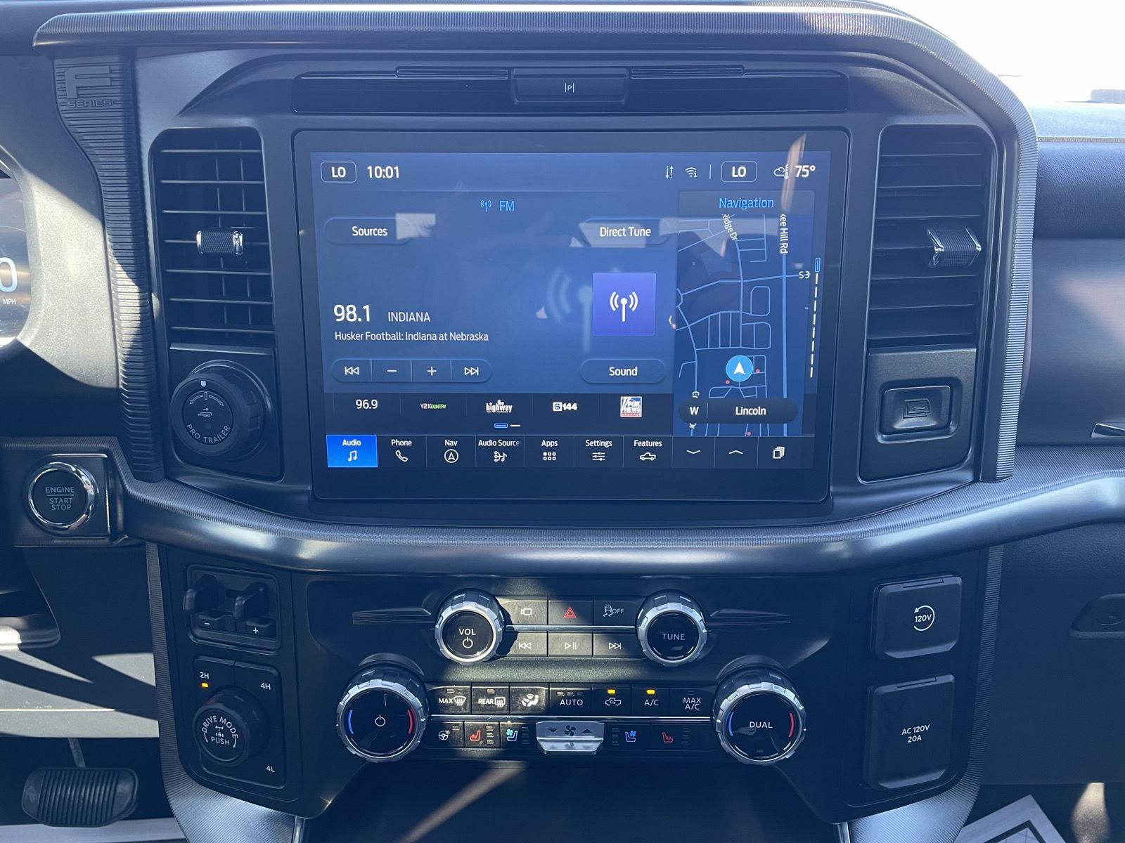 Vehicle photo 24