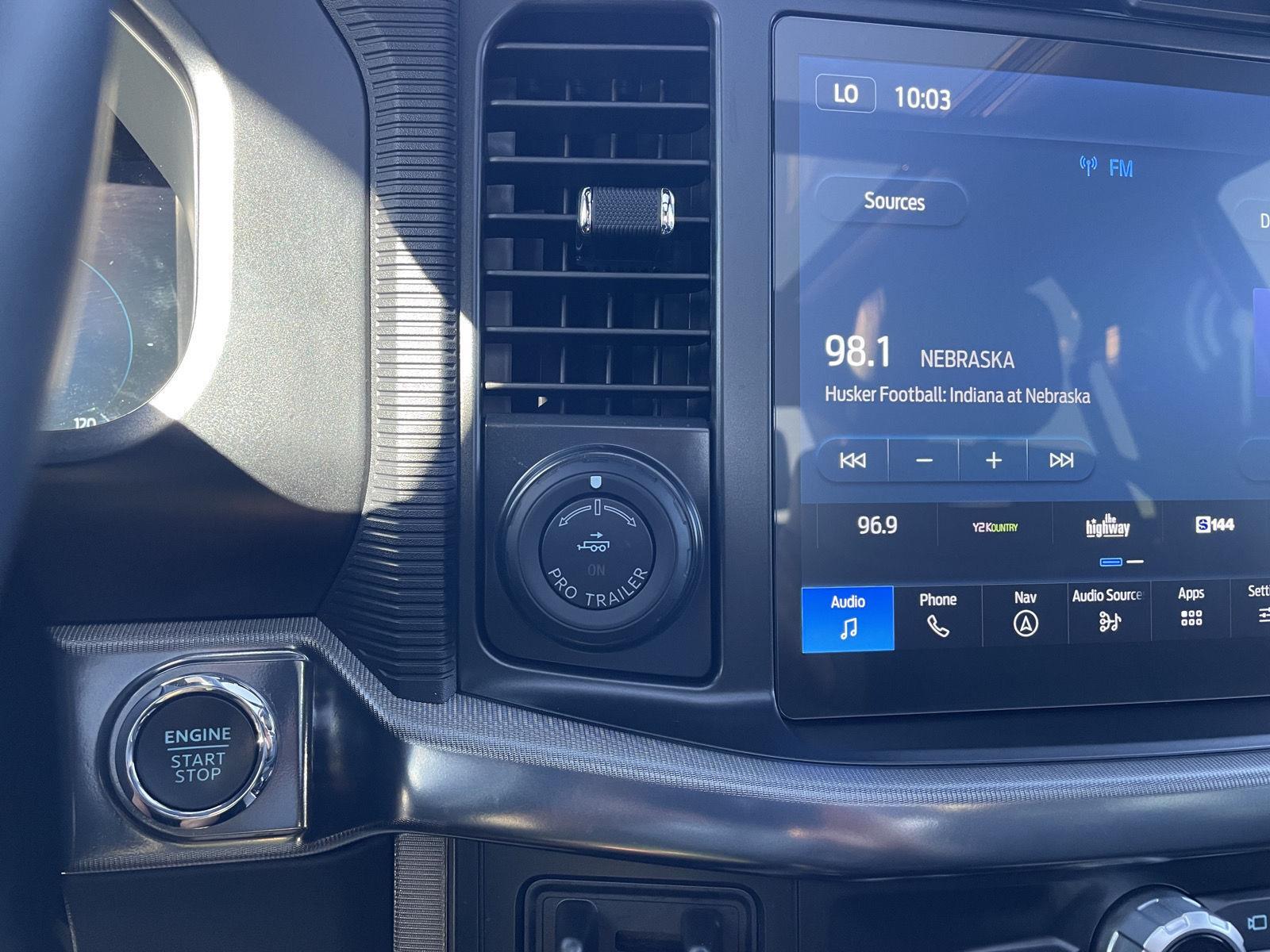 Vehicle photo 34
