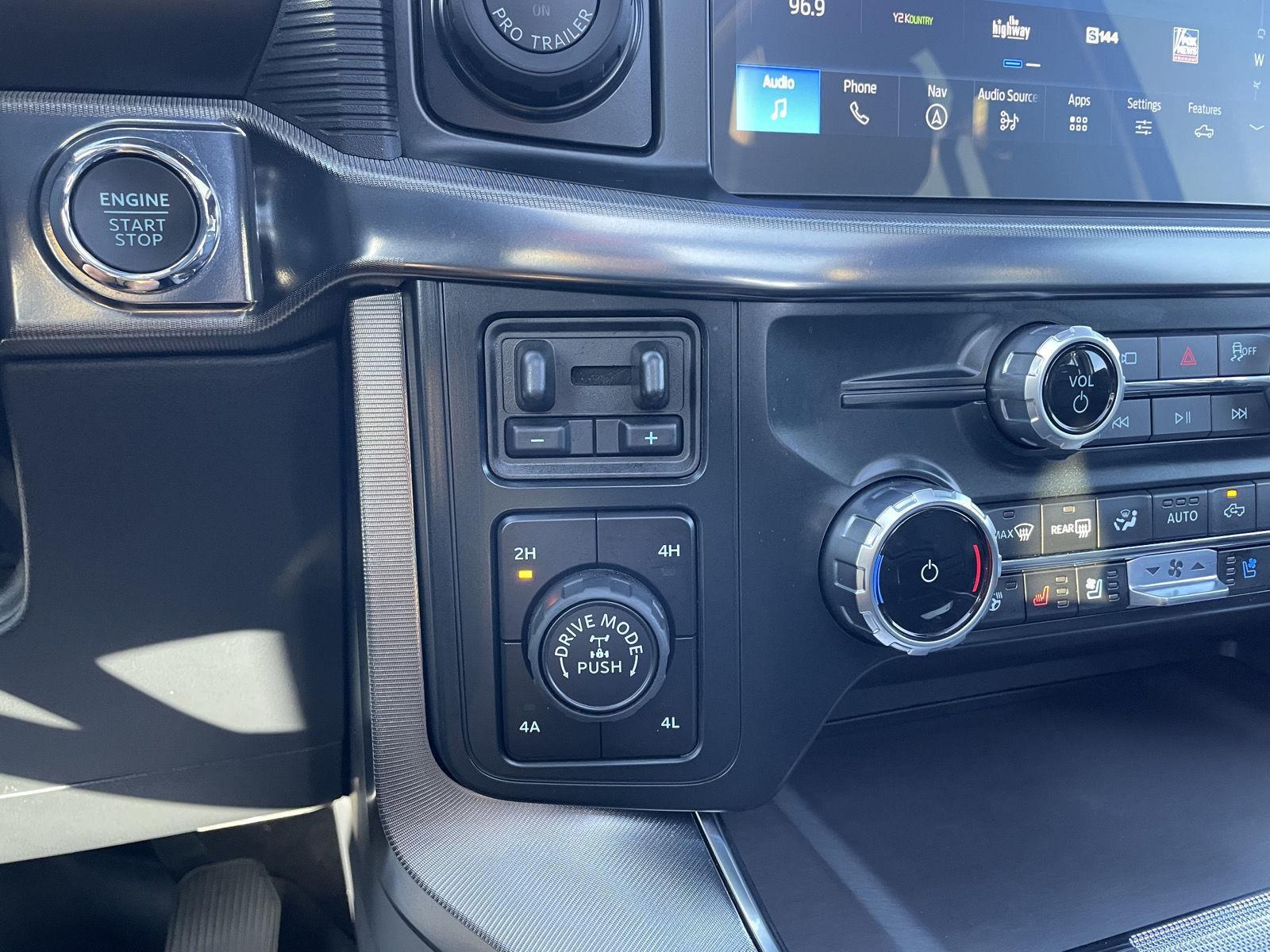 Vehicle photo 35