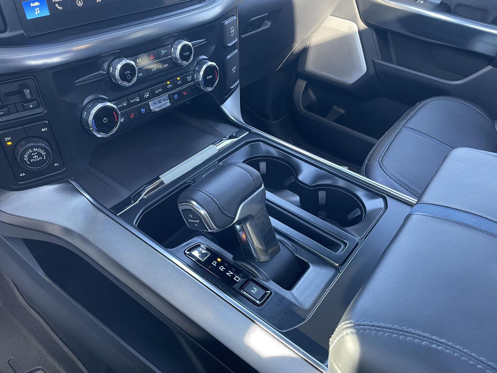 Vehicle photo 38