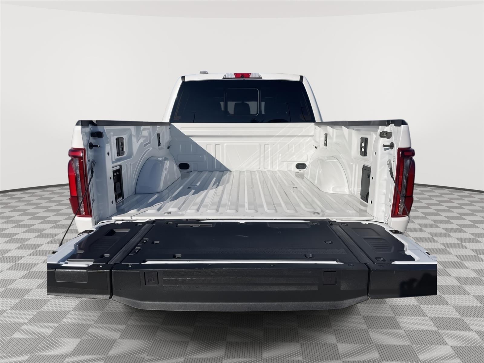 Vehicle photo 44