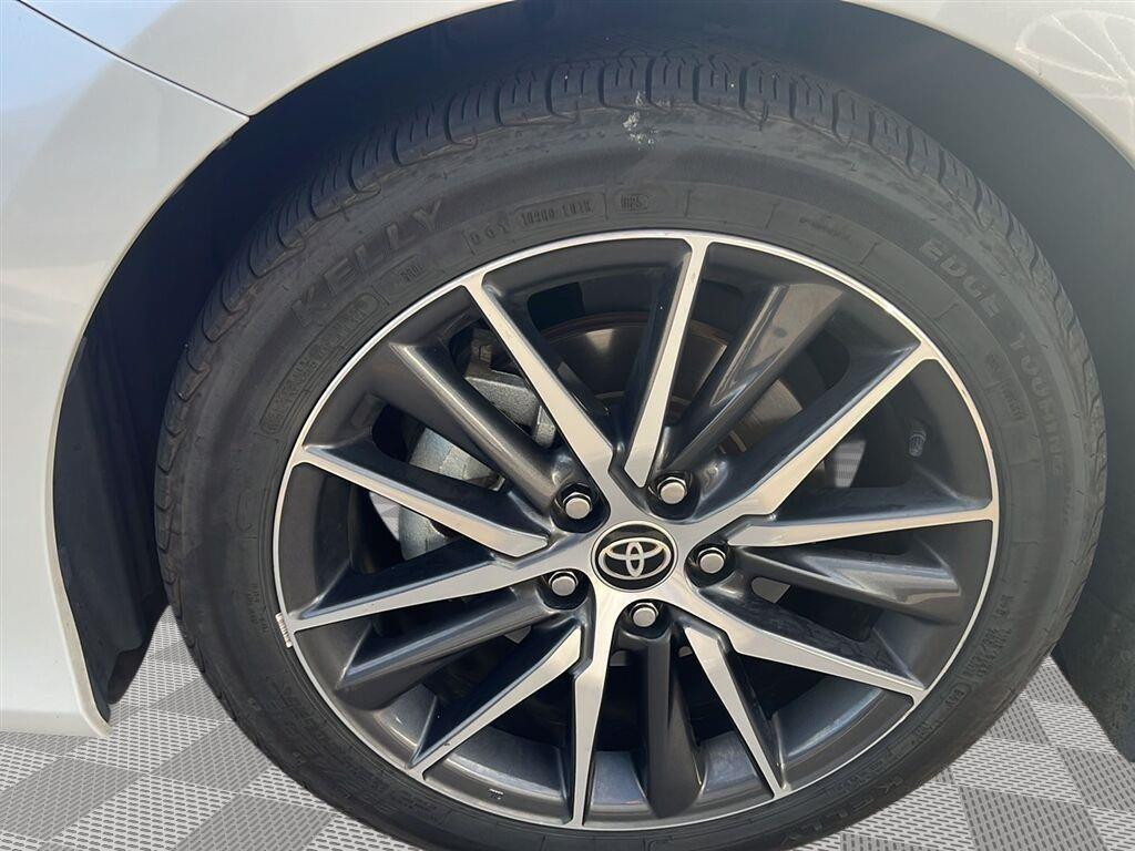 Vehicle photo 2