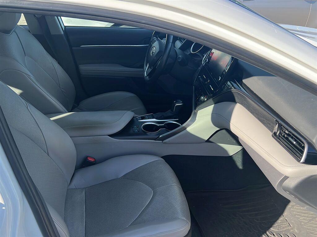 Vehicle photo 10